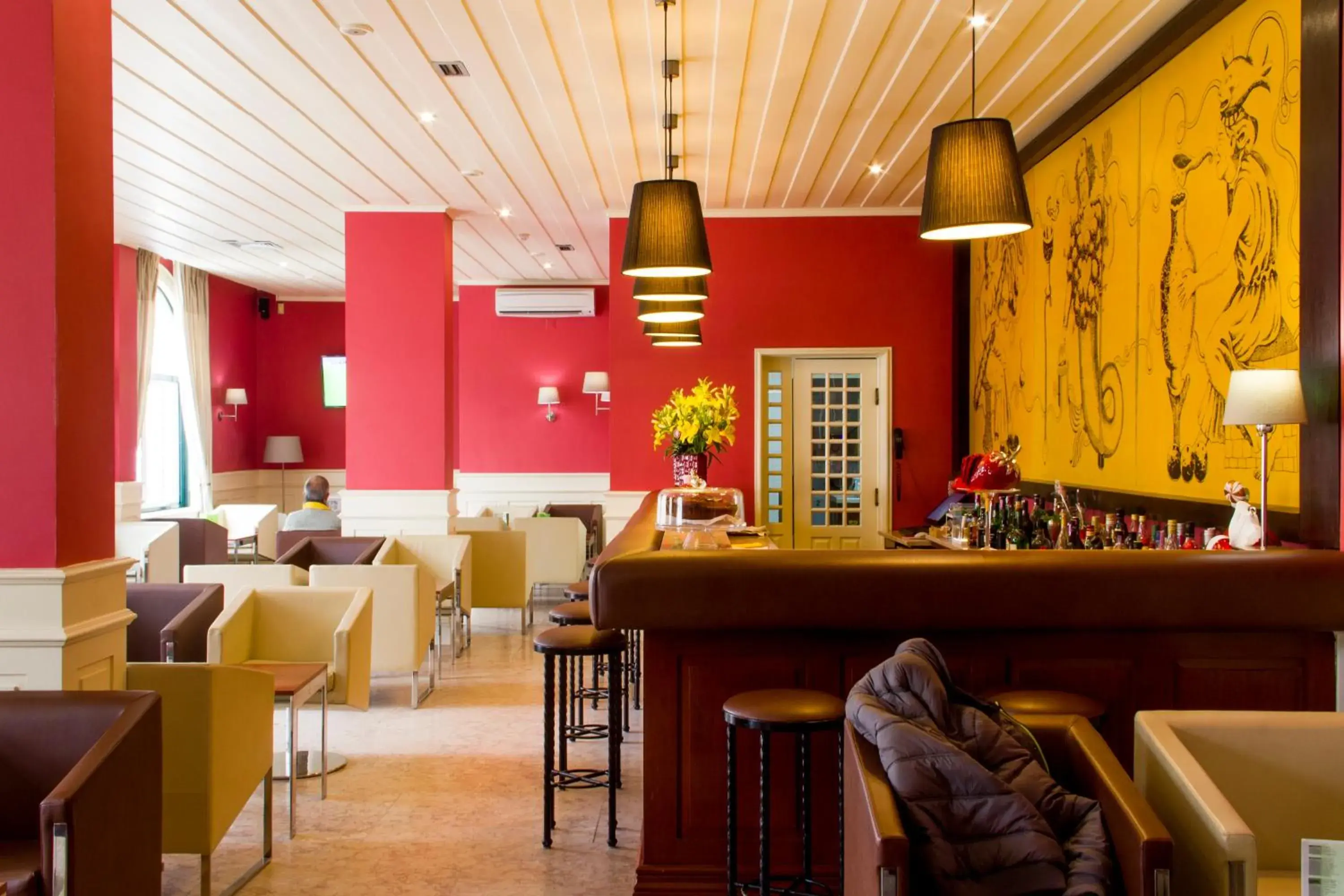 Lounge or bar in INATEL Palace S.Pedro Do Sul Lounge or bar in INATEL Palace S.Pedro Do Sul