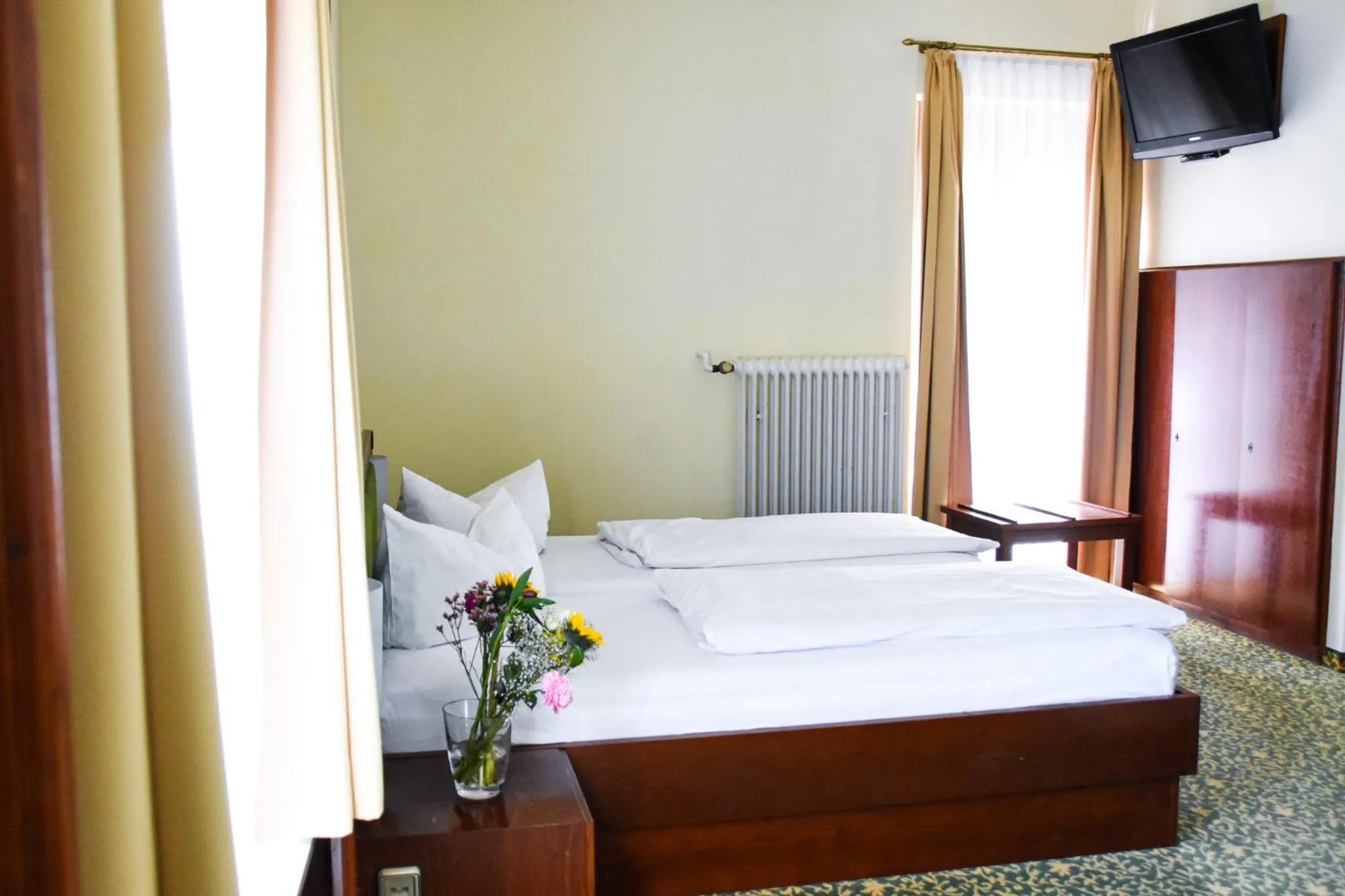 Bed in Parkhotel Zirndorf