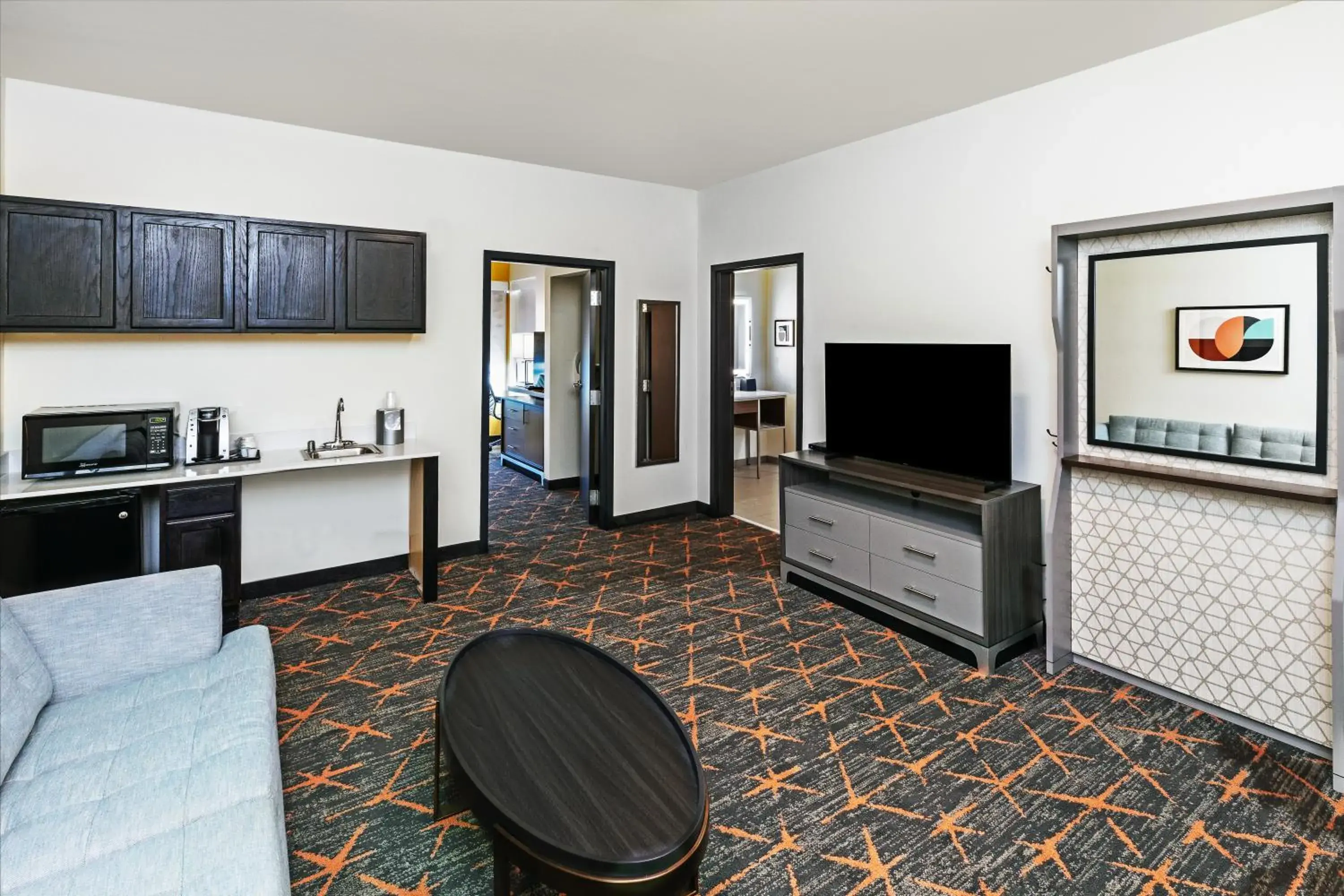 One-Bedroom King Suite with Sofa Bed - Non-Smoking in Holiday Inn Hotel & Suites Tulsa South by IHG One-Bedroom King Suite with Sofa Bed - Non-Smoking in Holiday Inn Hotel & Suites Tulsa South by IHG