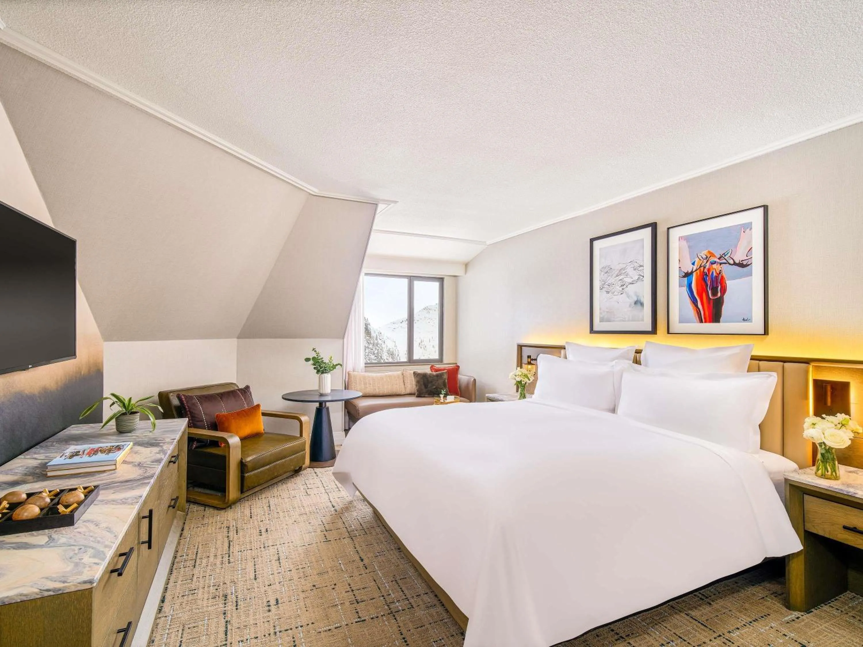 Bedroom, Bed in Fairmont Tremblant