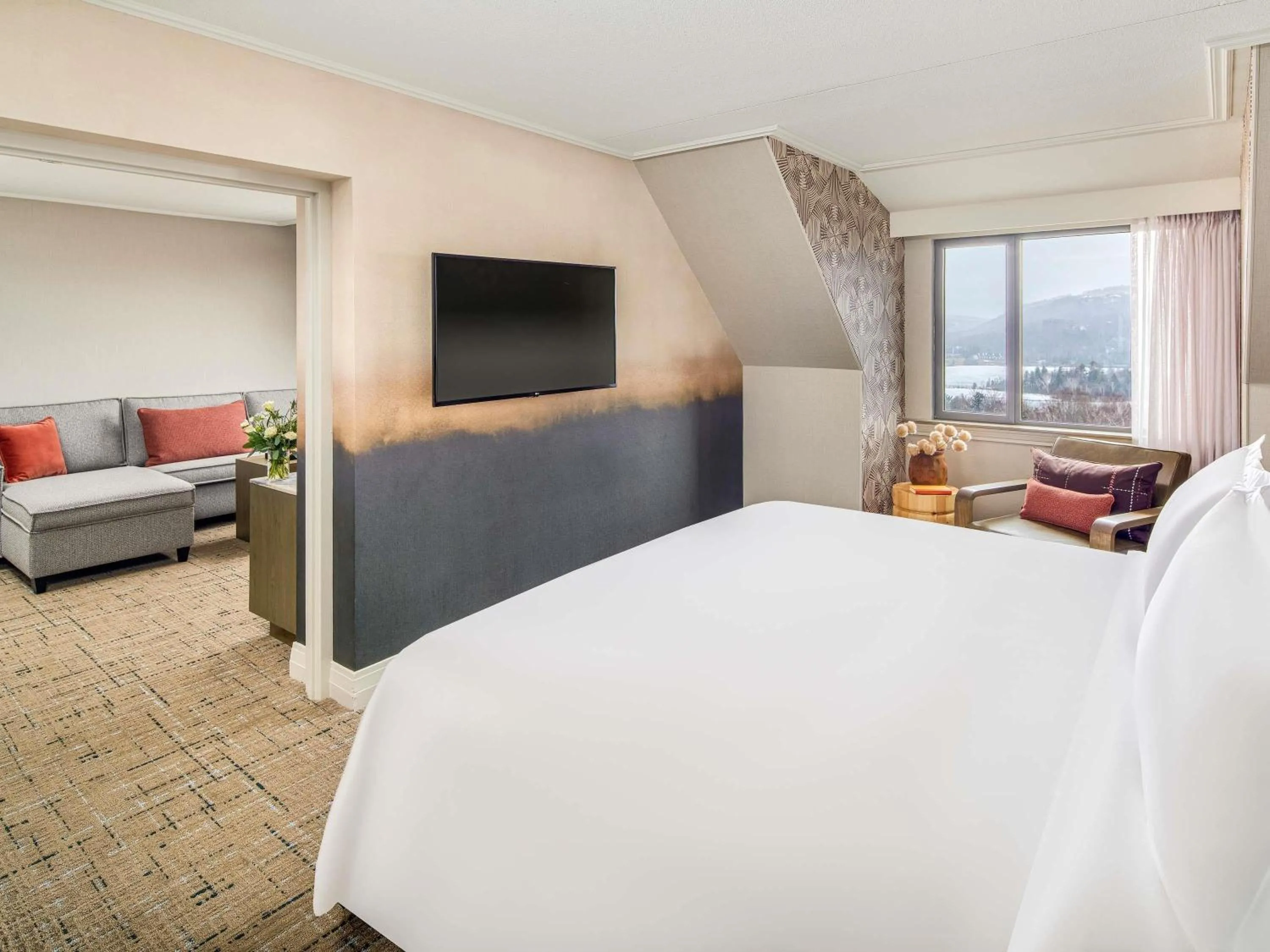 Bedroom, Bed in Fairmont Tremblant