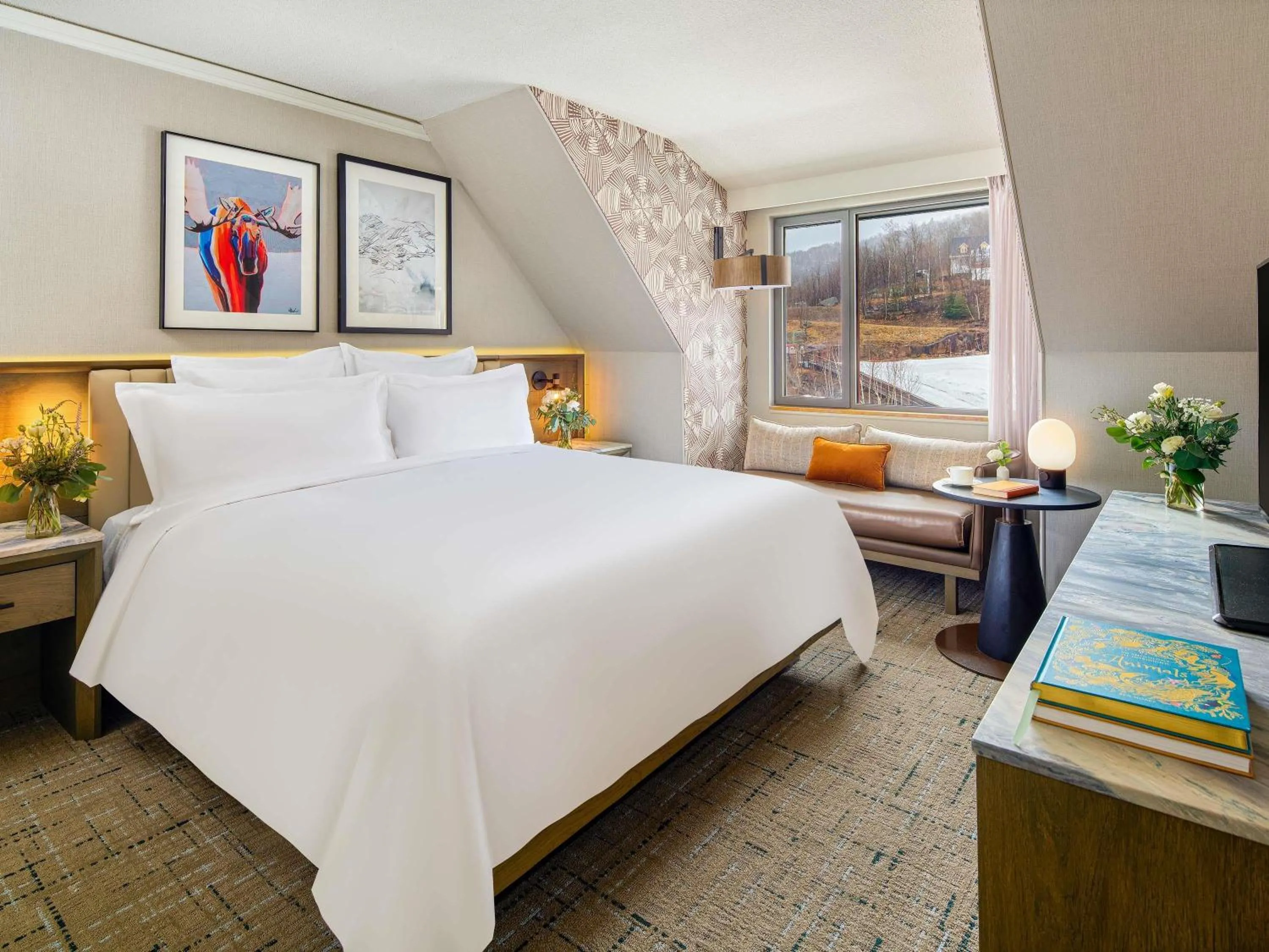 Bedroom, Bed in Fairmont Tremblant