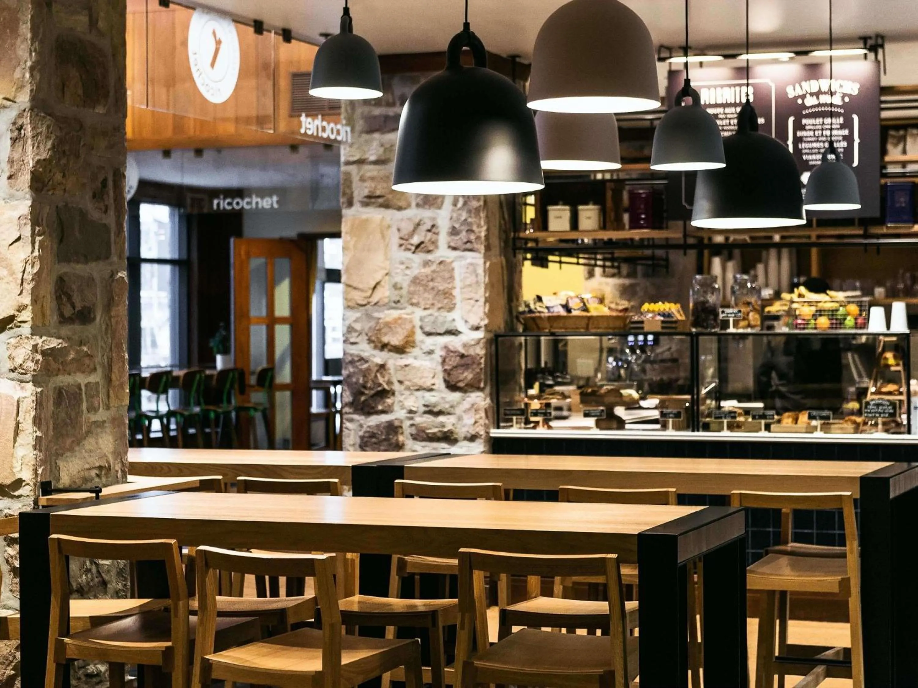 Restaurant/places to eat in Fairmont Tremblant