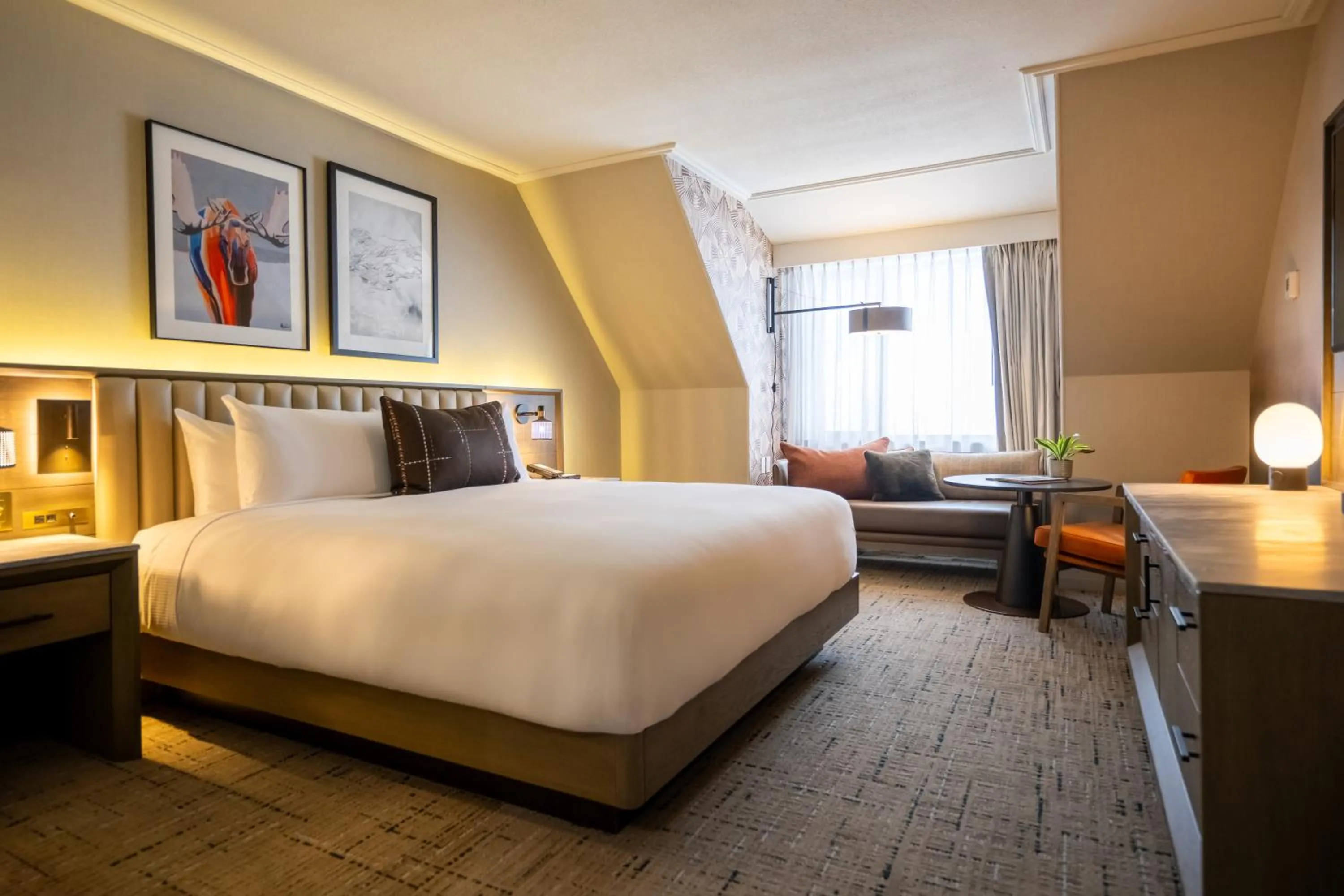 Bedroom, Bed in Fairmont Tremblant