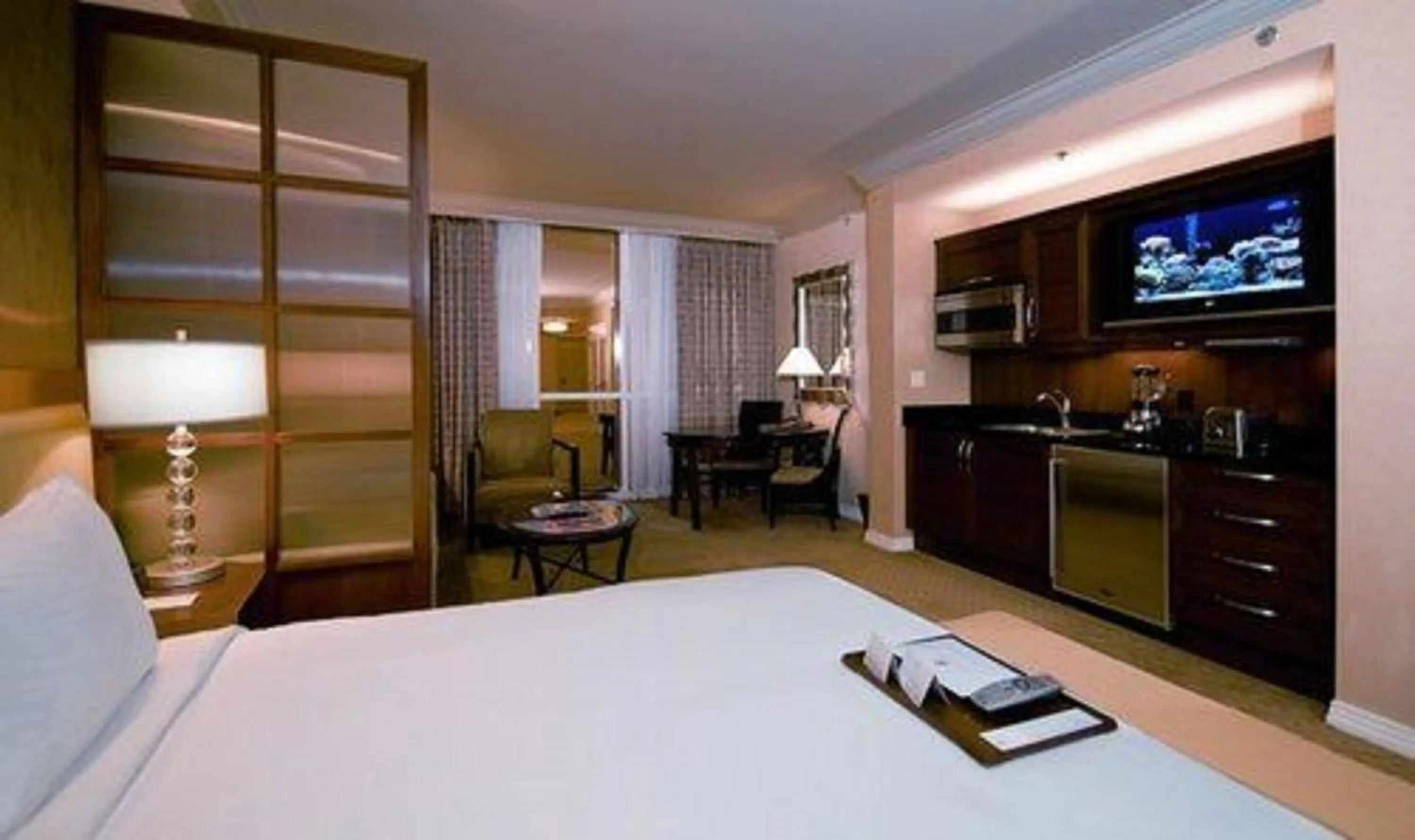 Photo of the whole room, Bed in The Signature at MGM Grand - All Suites