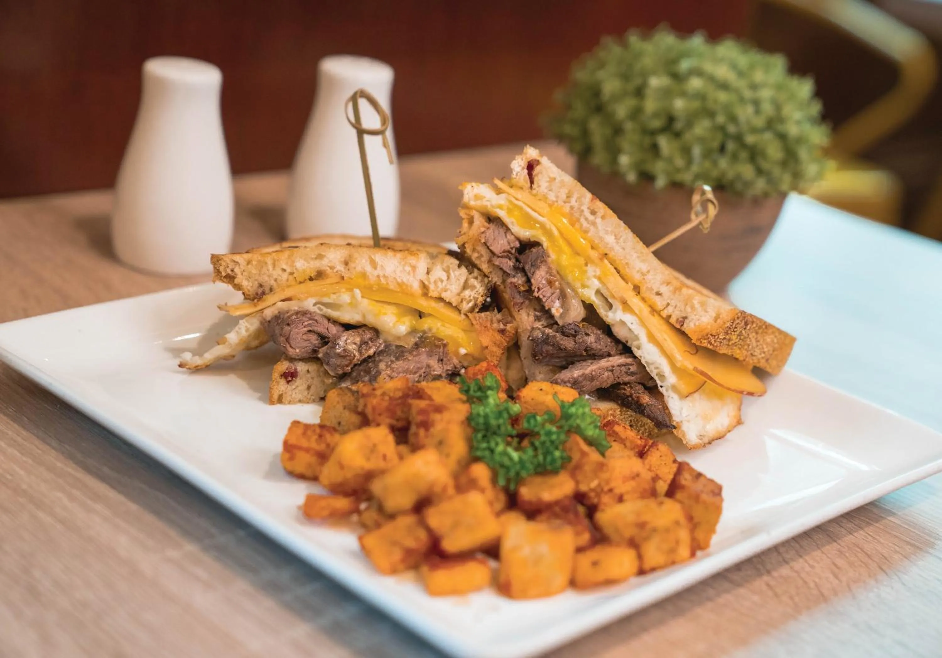 Restaurant/places to eat in The Signature at MGM Grand - All Suites