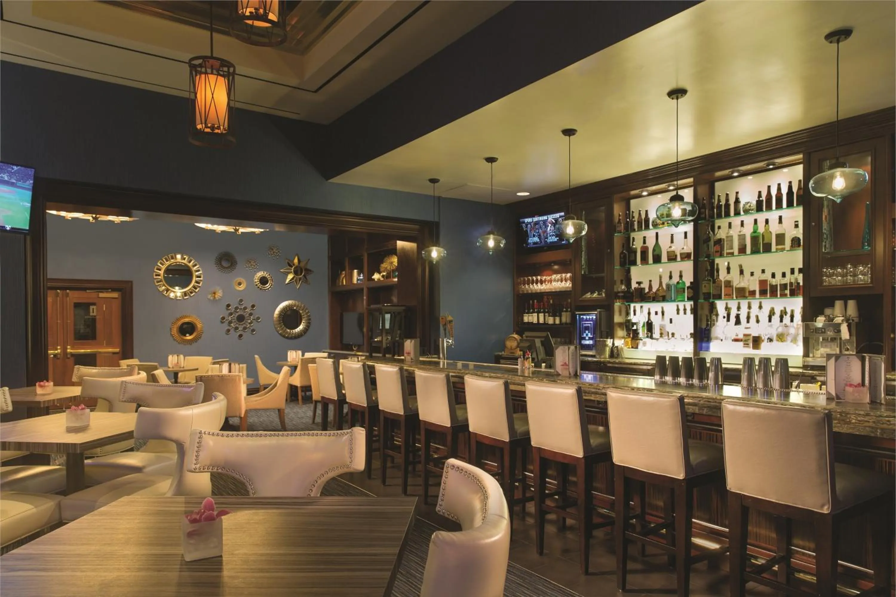 Lounge or bar in The Signature at MGM Grand - All Suites