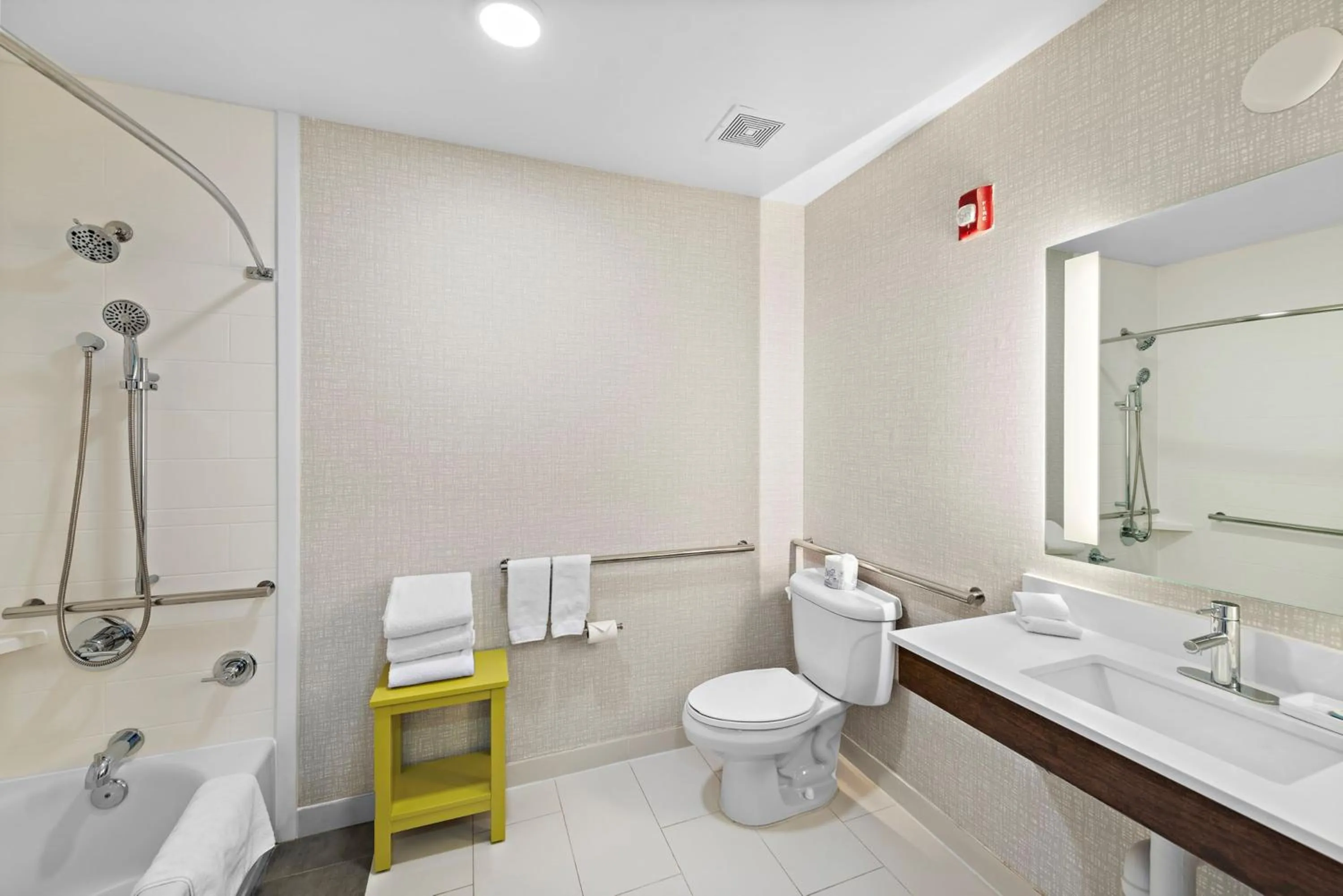 Bathroom in Hampton Inn by Hilton Calexico