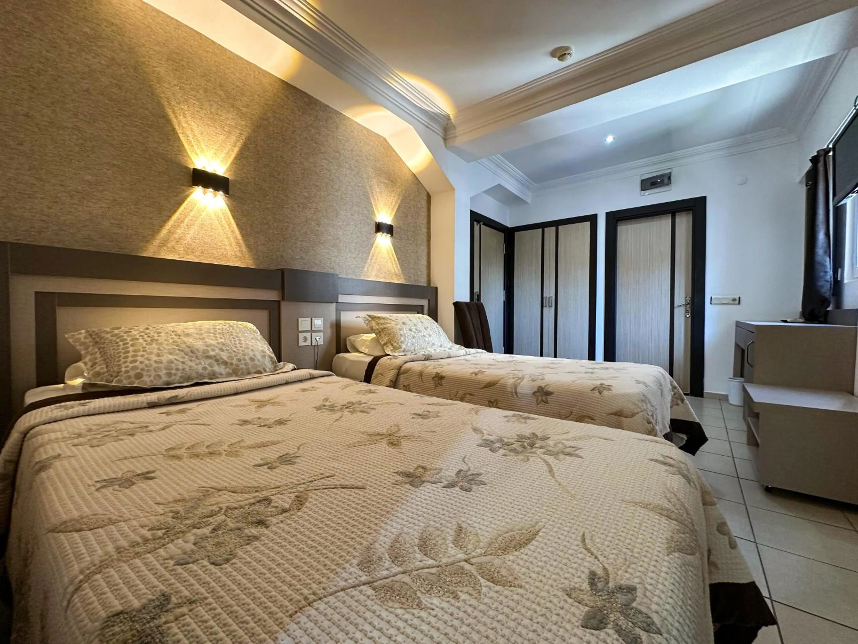 Bedroom, Bed in Monte Carlo Hotel