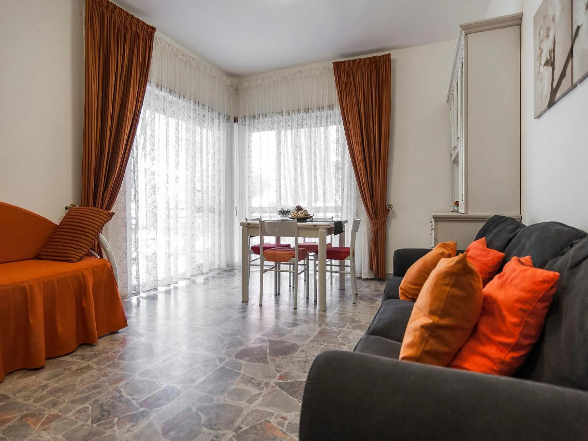 Communal lounge/ TV room in Casa Zirocco