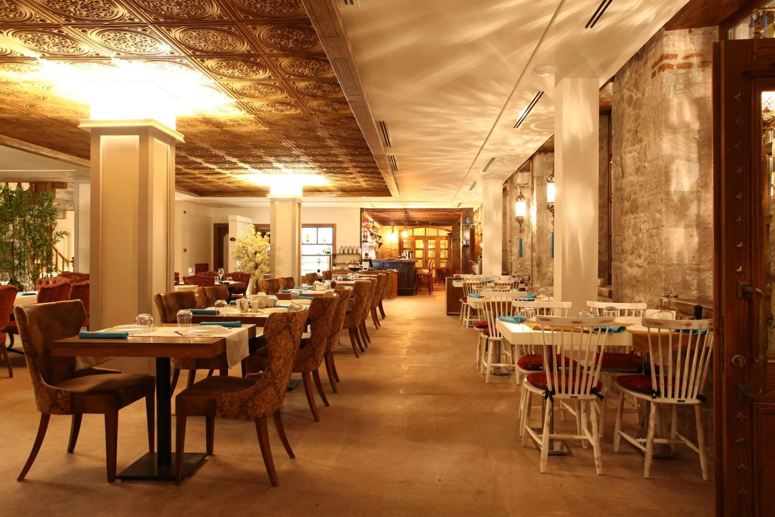 Restaurant/places to eat in Orchis Hotel