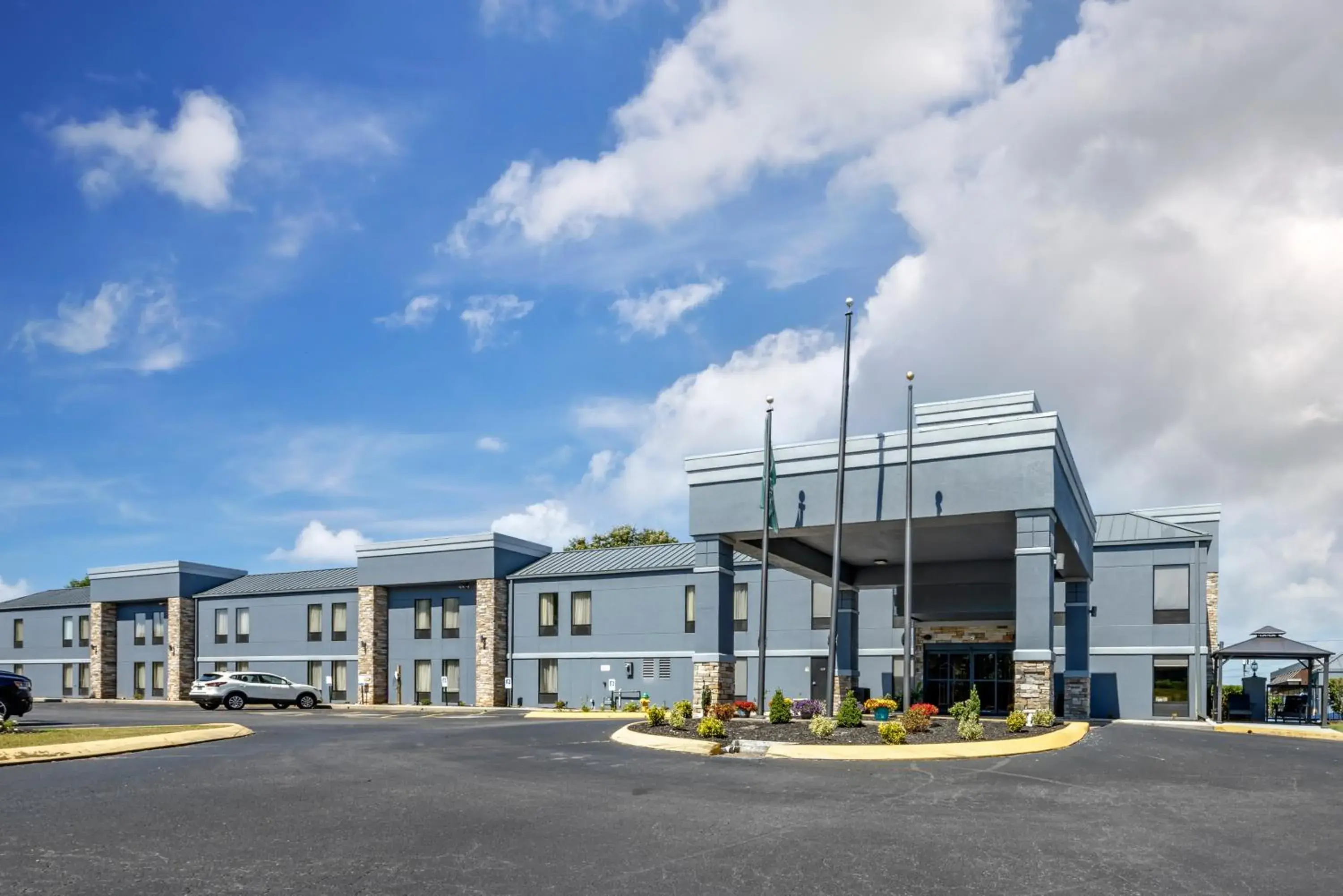 Property building in Quality Inn Clarksville - Exit 11 Property building in Quality Inn Clarksville - Exit 11