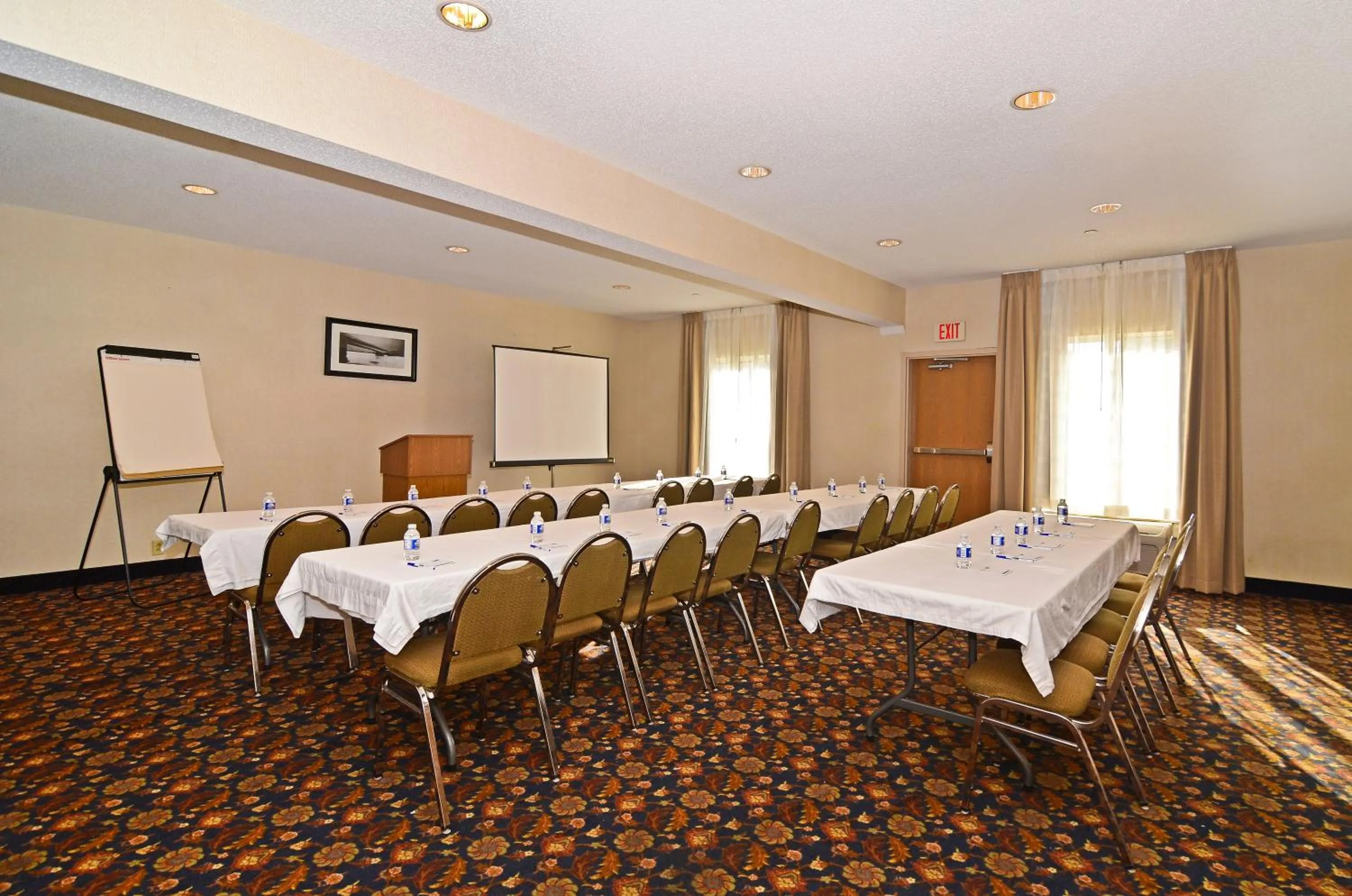 Meeting/conference room in Holiday Inn Express & Suites Chattanooga - East Ridge by IHG