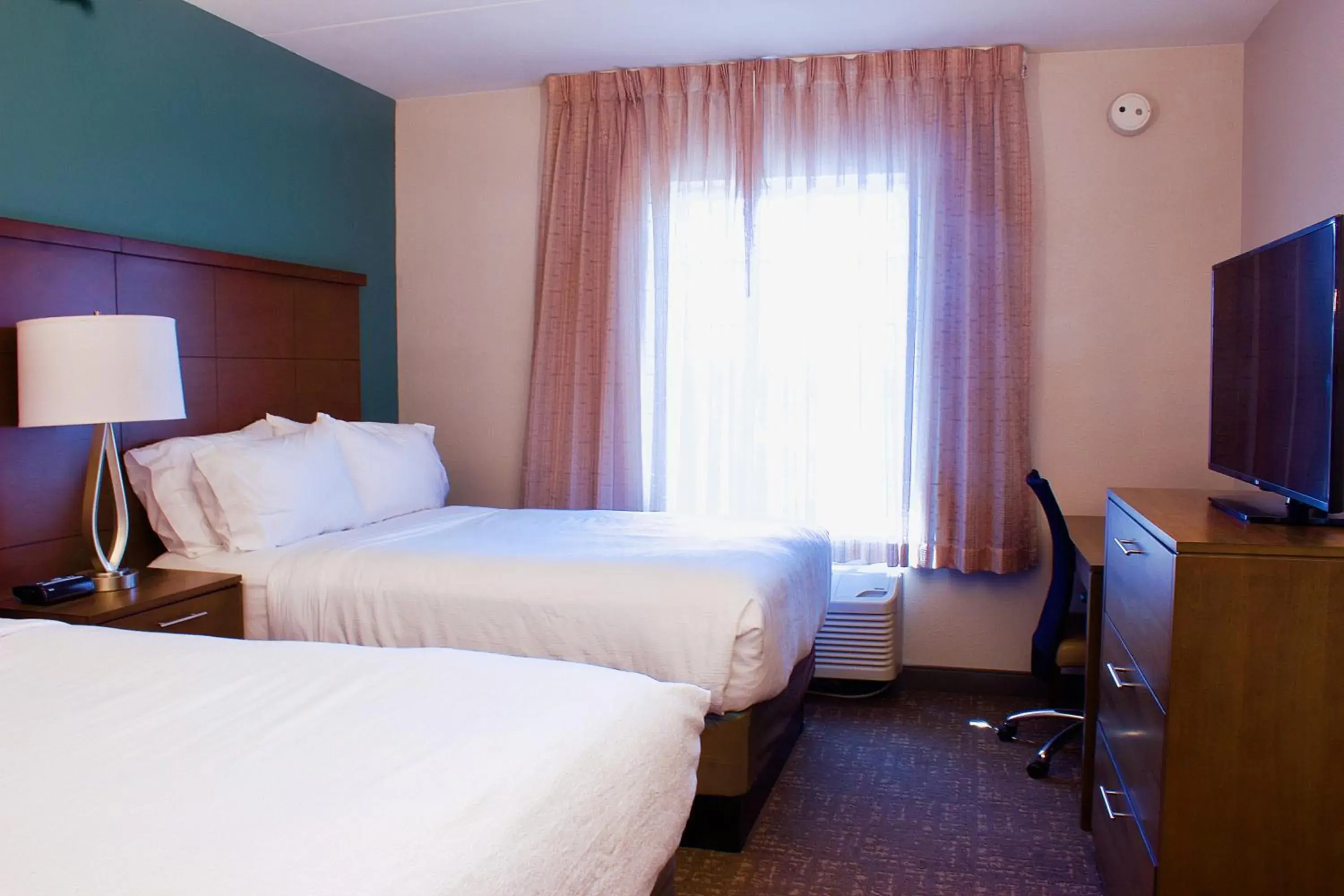 Bed in Staybridge Suites Chattanooga-Hamilton Place by IHG Bed in Staybridge Suites Chattanooga-Hamilton Place by IHG