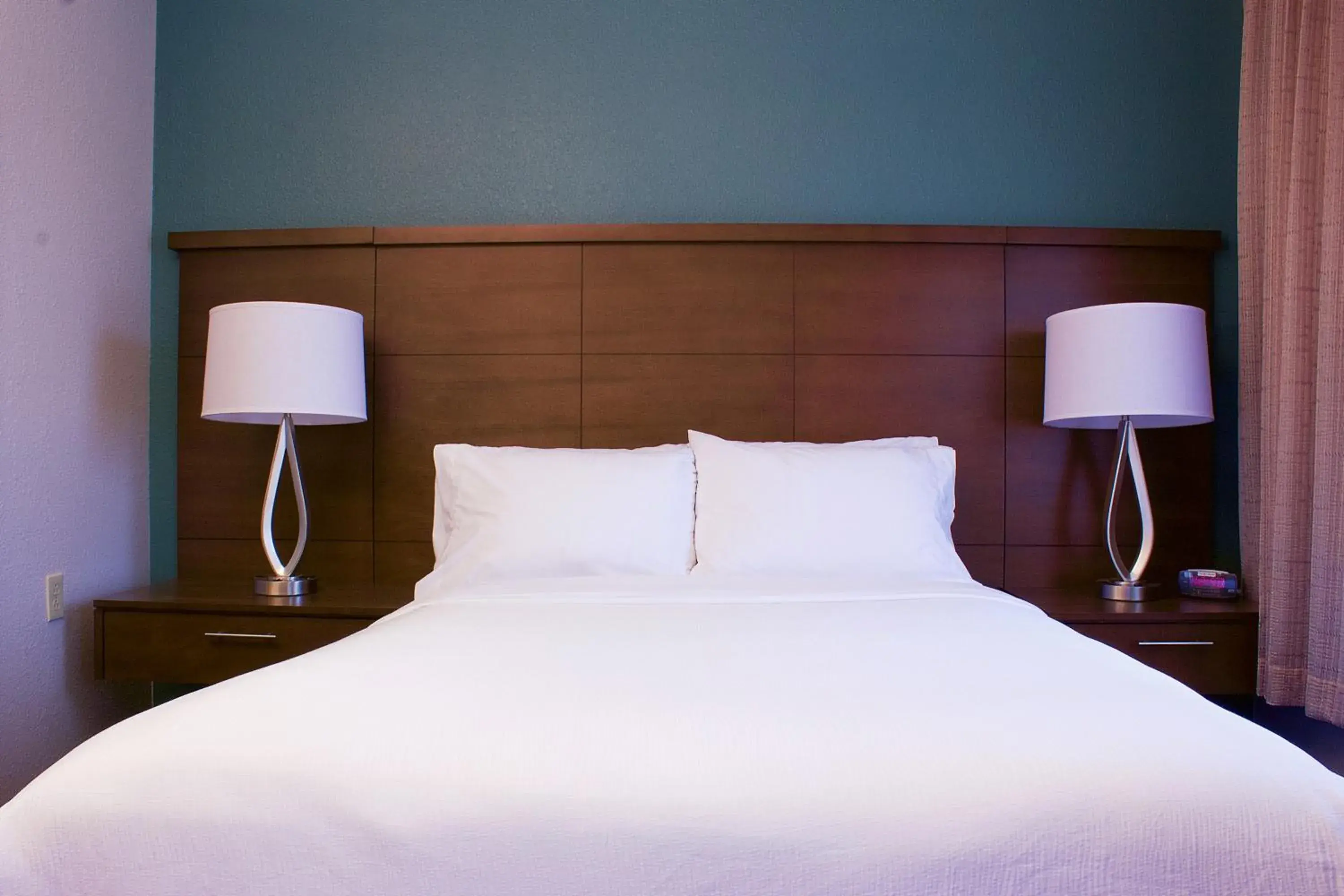 Bed in Staybridge Suites Chattanooga-Hamilton Place by IHG Bed in Staybridge Suites Chattanooga-Hamilton Place by IHG