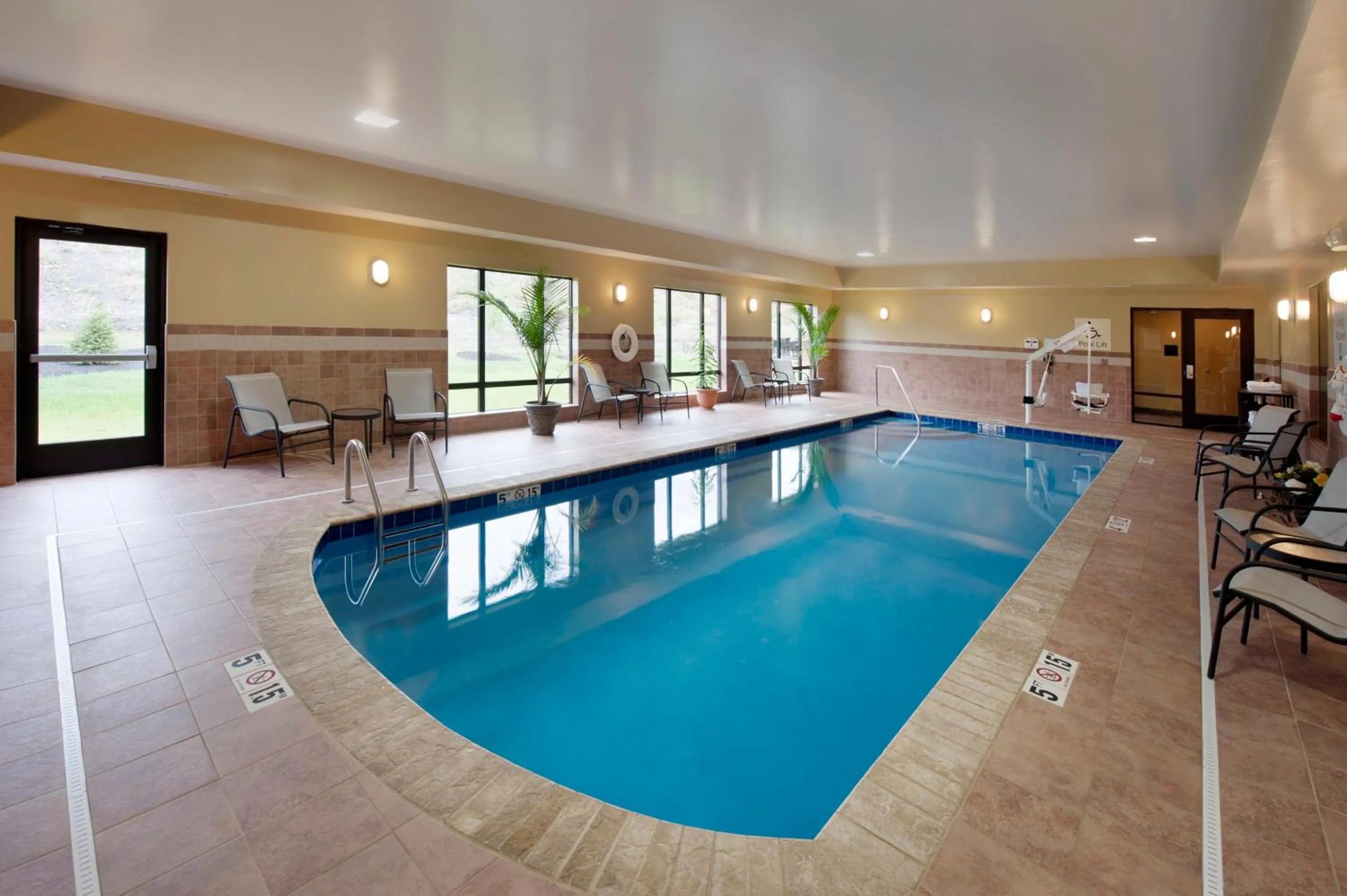 Swimming pool in Holiday Inn Express Hotel & Suites Clearfield by IHG