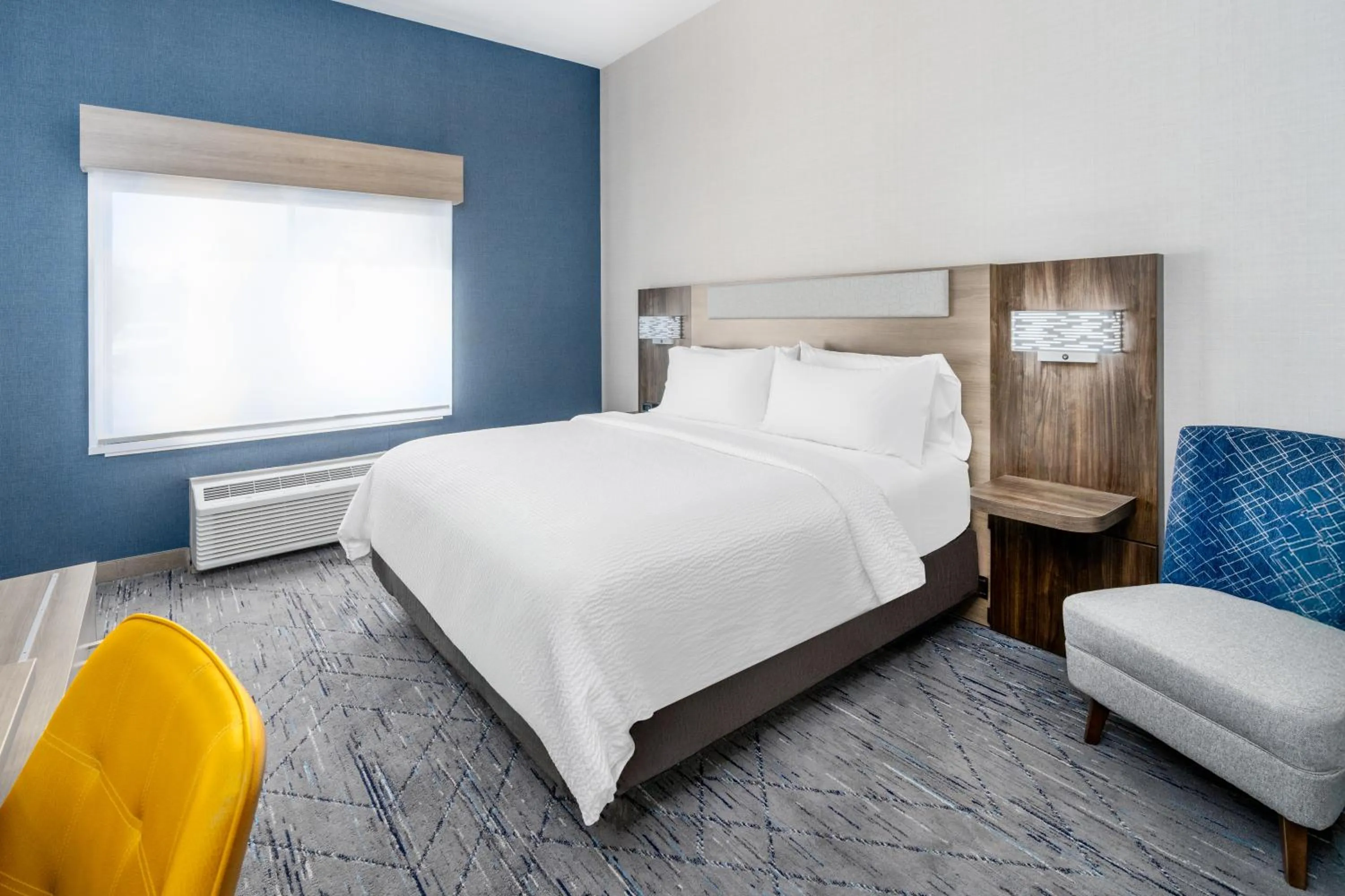 Bed in Holiday Inn Express Hotel & Suites Cheyenne by IHG