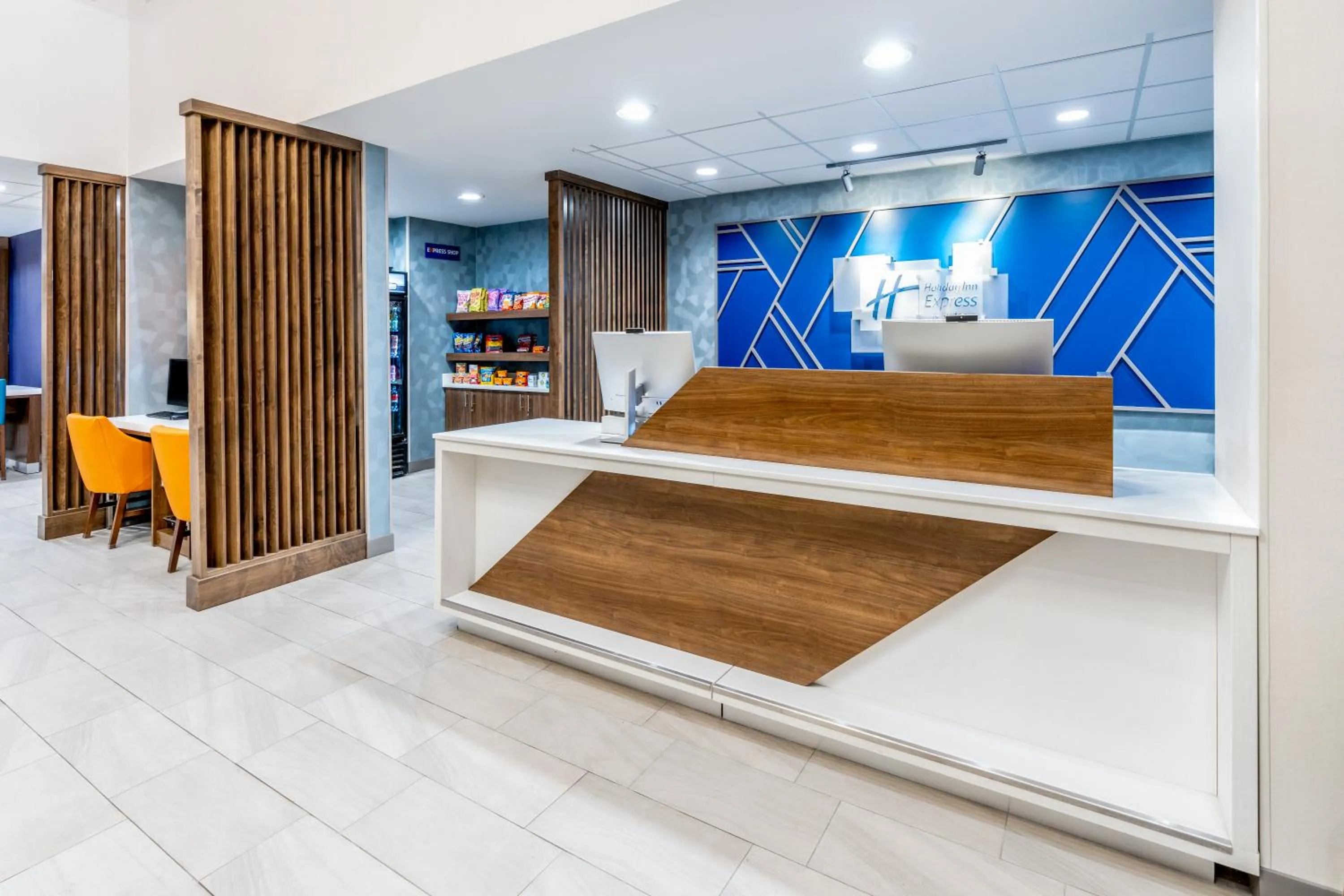 Lobby or reception in Holiday Inn Express Hotel & Suites Cheyenne by IHG