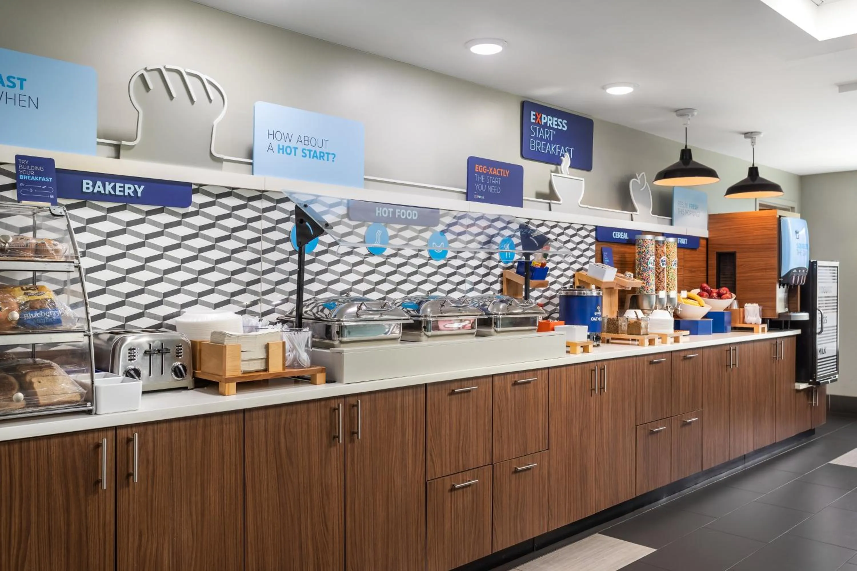 Breakfast in Holiday Inn Express Hotel & Suites Chattanooga-Lookout Mountain by IHG