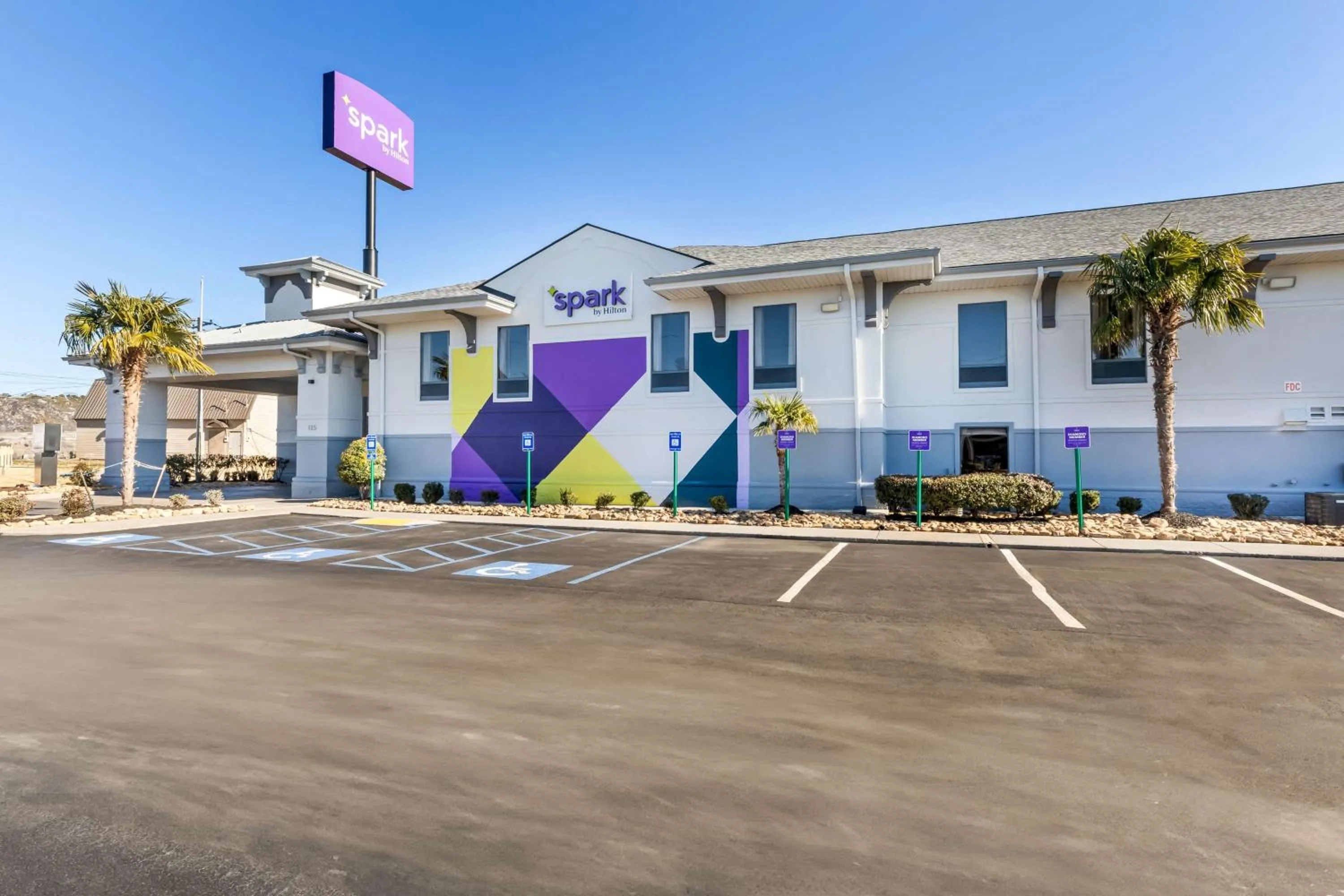 Property building in Baymont by Wyndham Calhoun