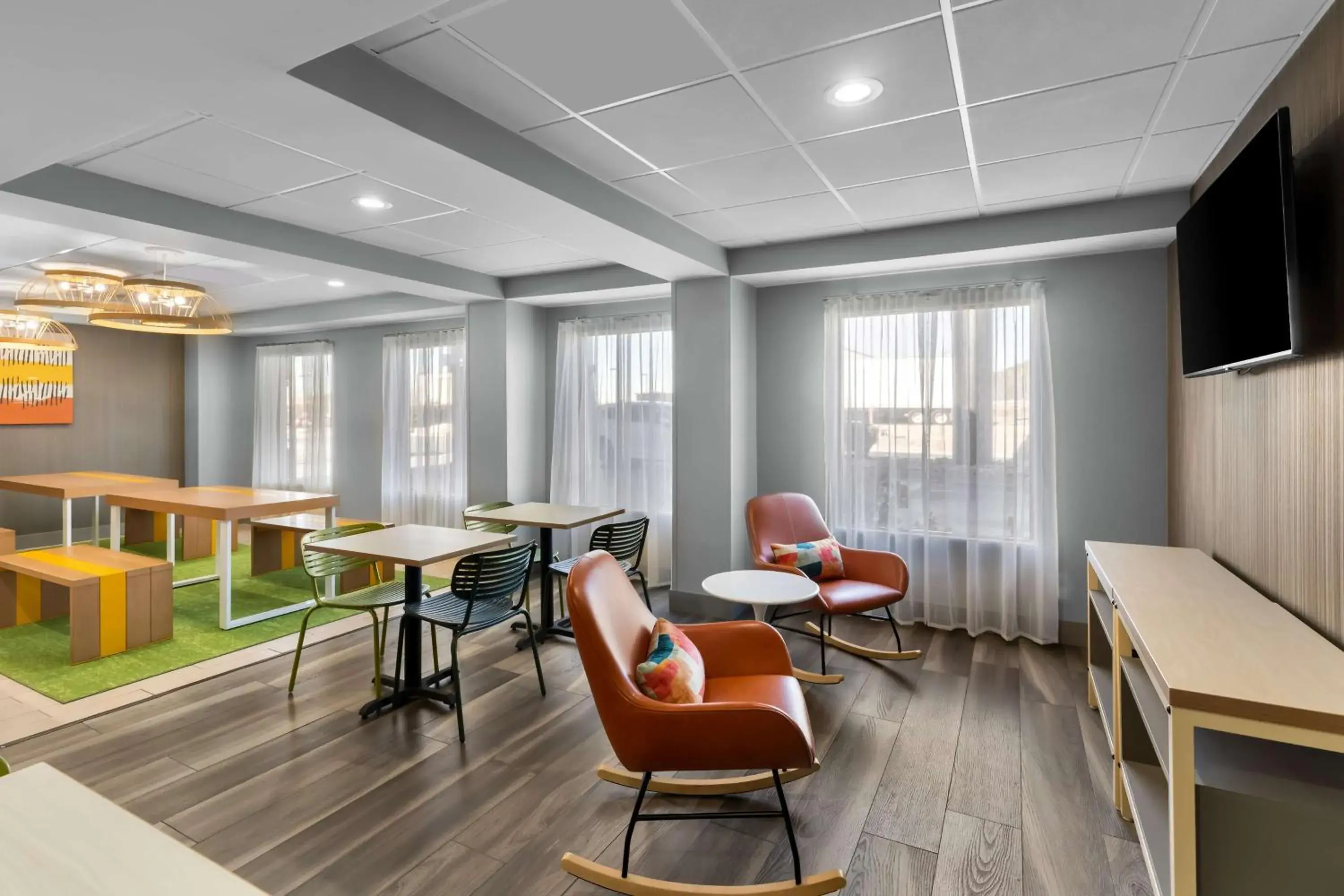 Lobby or reception in Spark by Hilton Calhoun Lobby or reception in Spark by Hilton Calhoun