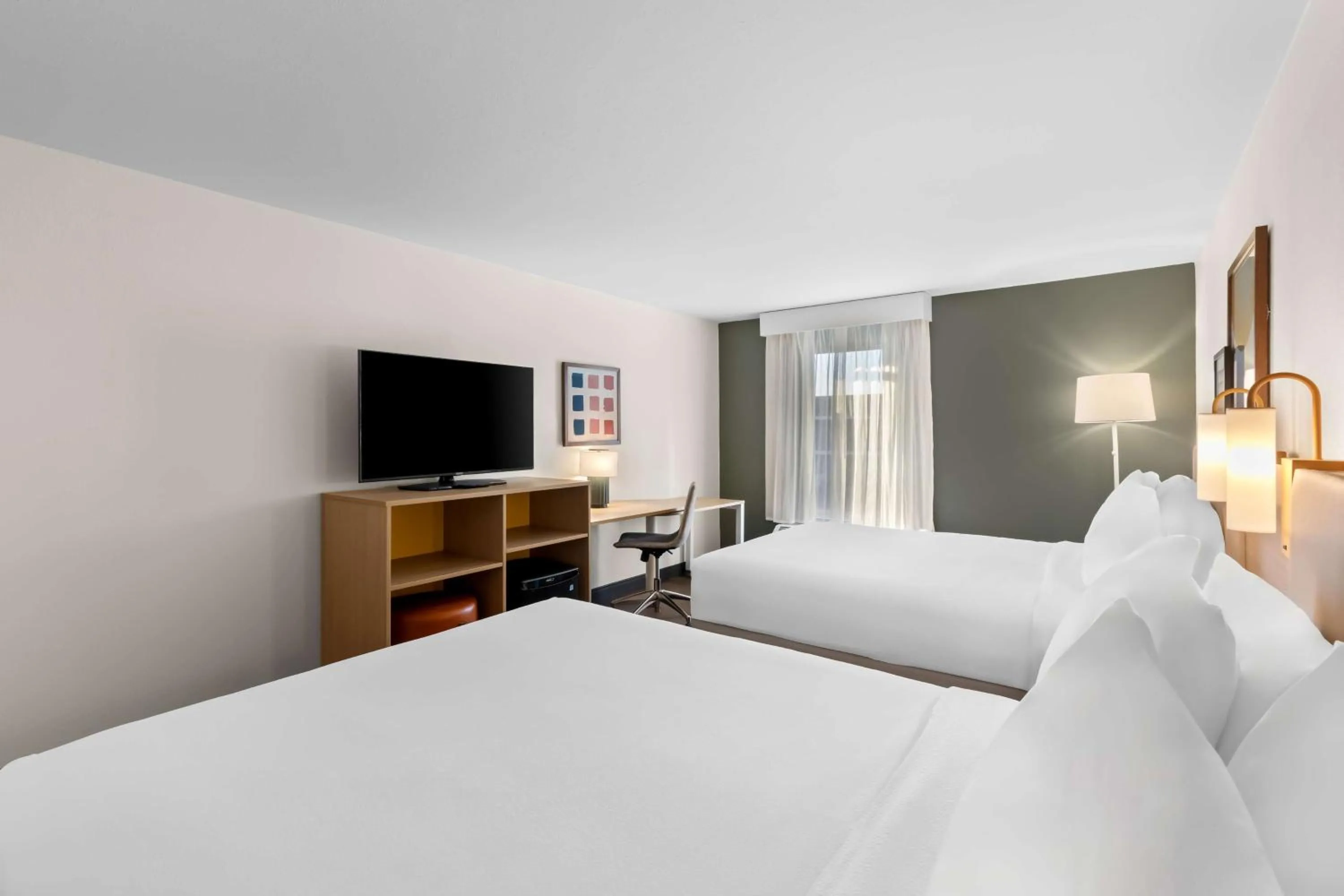 Bedroom, Bed in Baymont by Wyndham Calhoun