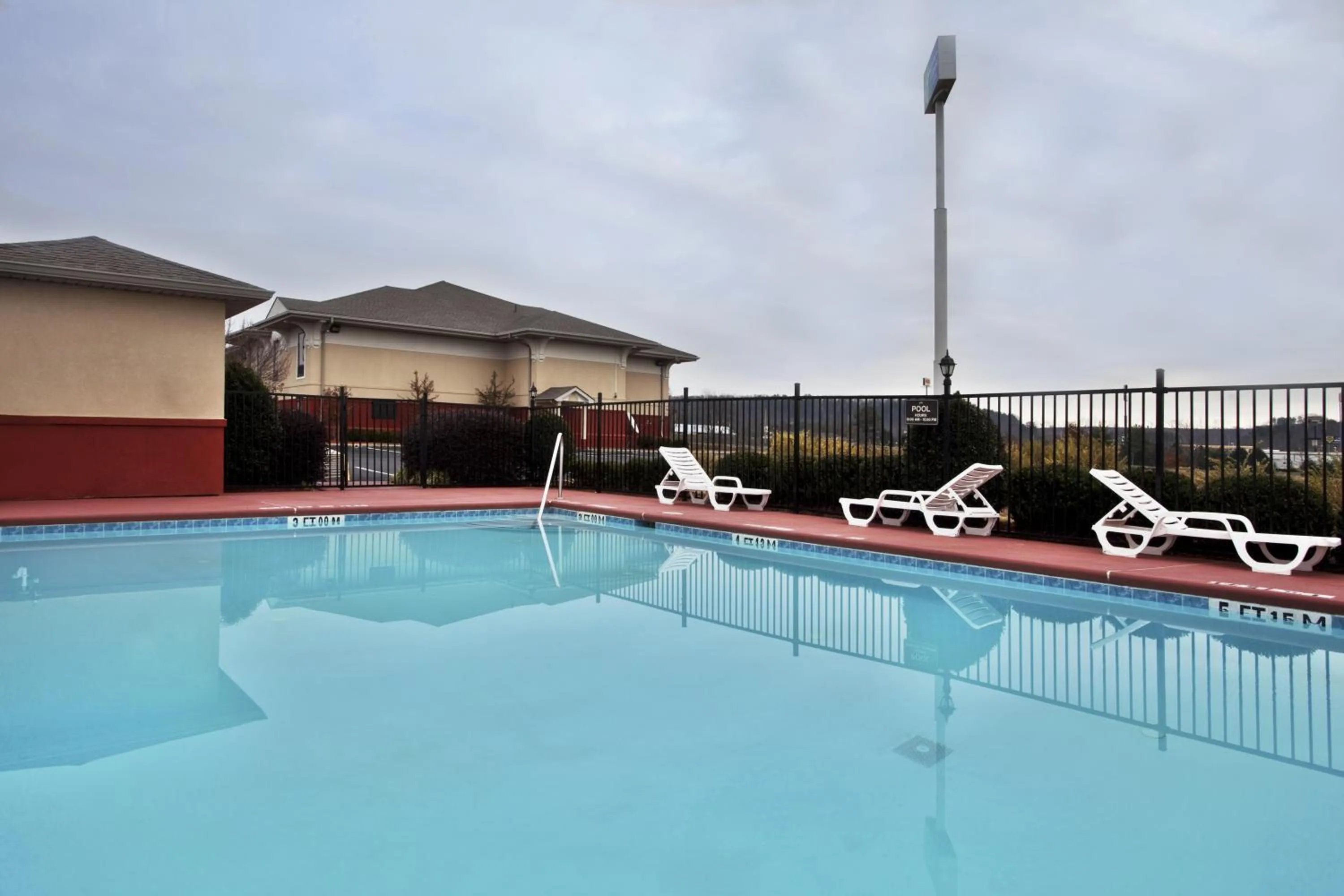 Swimming pool in Baymont by Wyndham Calhoun