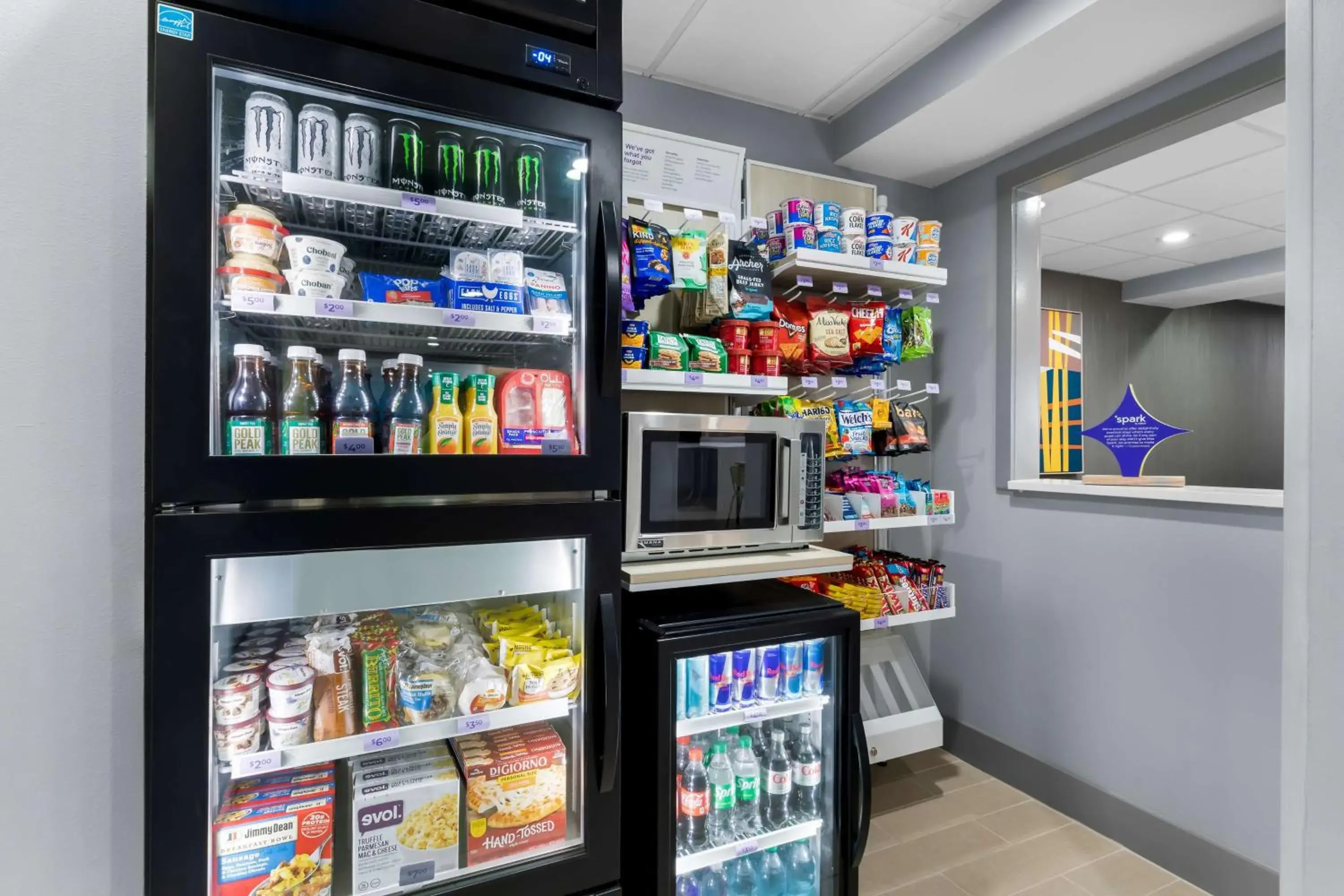 Restaurant/places to eat in Spark by Hilton Calhoun Restaurant/places to eat in Spark by Hilton Calhoun