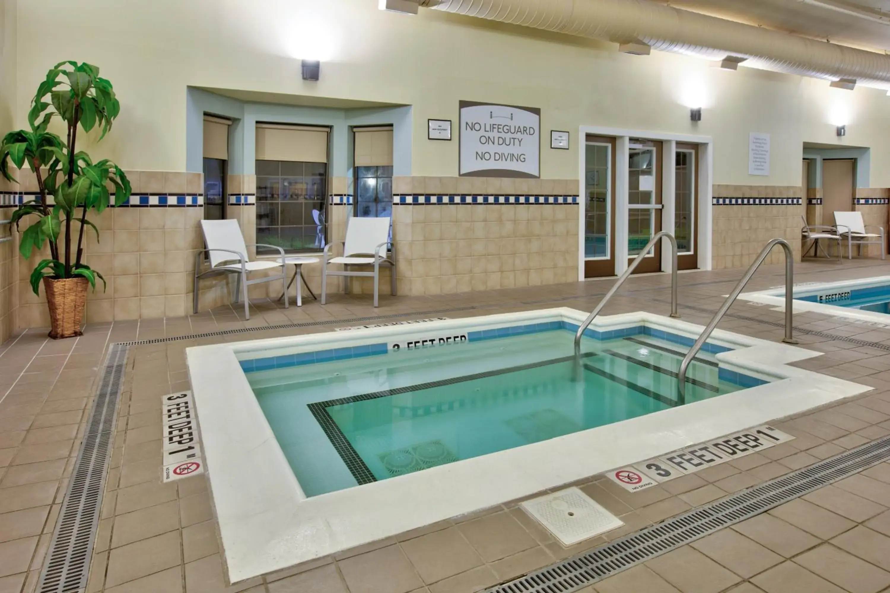 Swimming pool in Staybridge Suites Corning by IHG Swimming pool in Staybridge Suites Corning by IHG