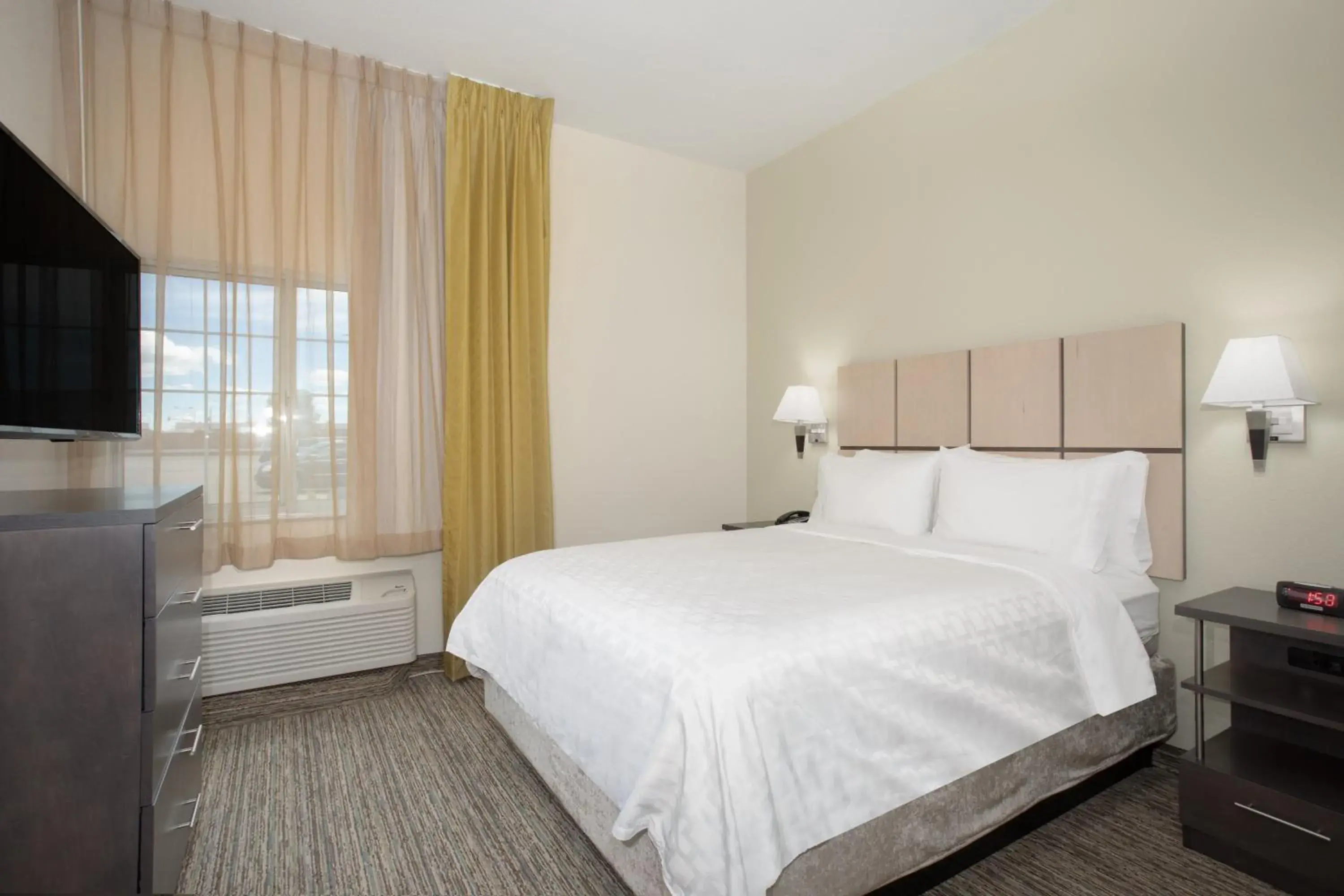 Photo of the whole room, Bed in Candlewood Suites Cheyenne by IHG Photo of the whole room, Bed in Candlewood Suites Cheyenne by IHG
