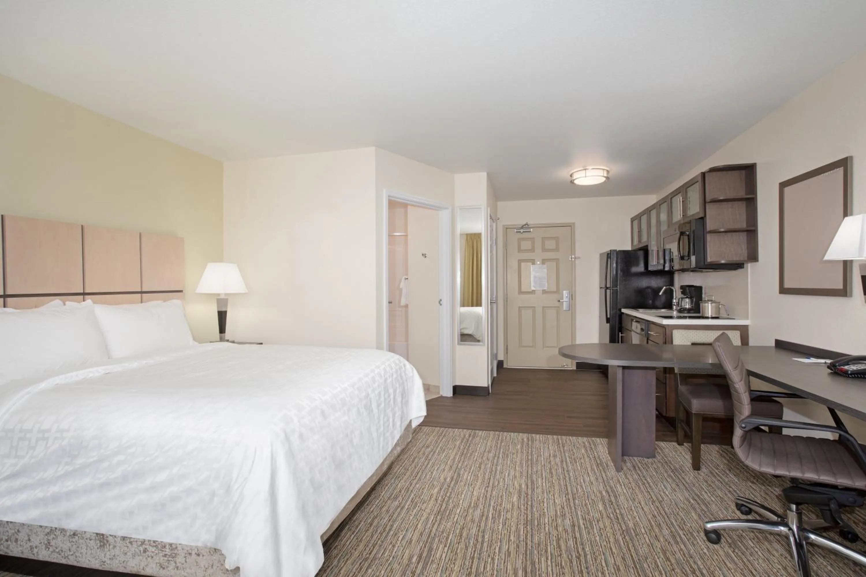 Photo of the whole room, Bed in Candlewood Suites Cheyenne by IHG