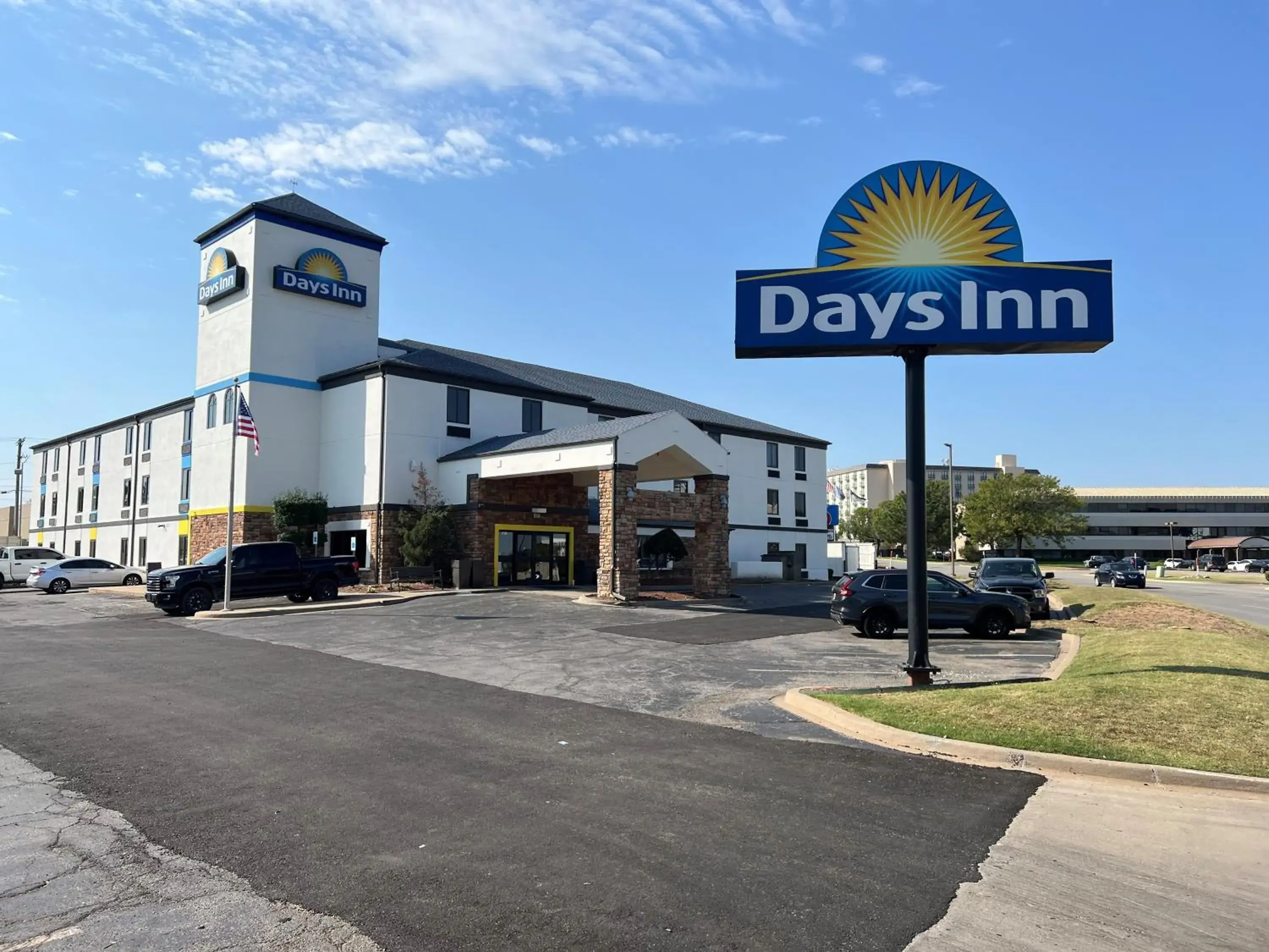 Property building in Days Inn by Wyndham Tulsa Central Property building in Days Inn by Wyndham Tulsa Central