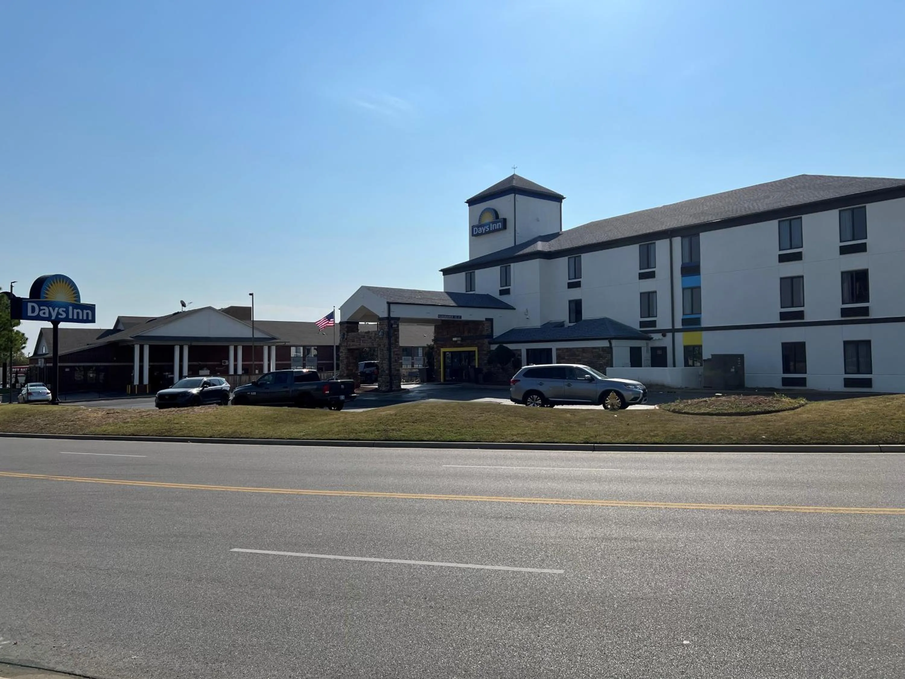 Property building in Days Inn by Wyndham Tulsa Central