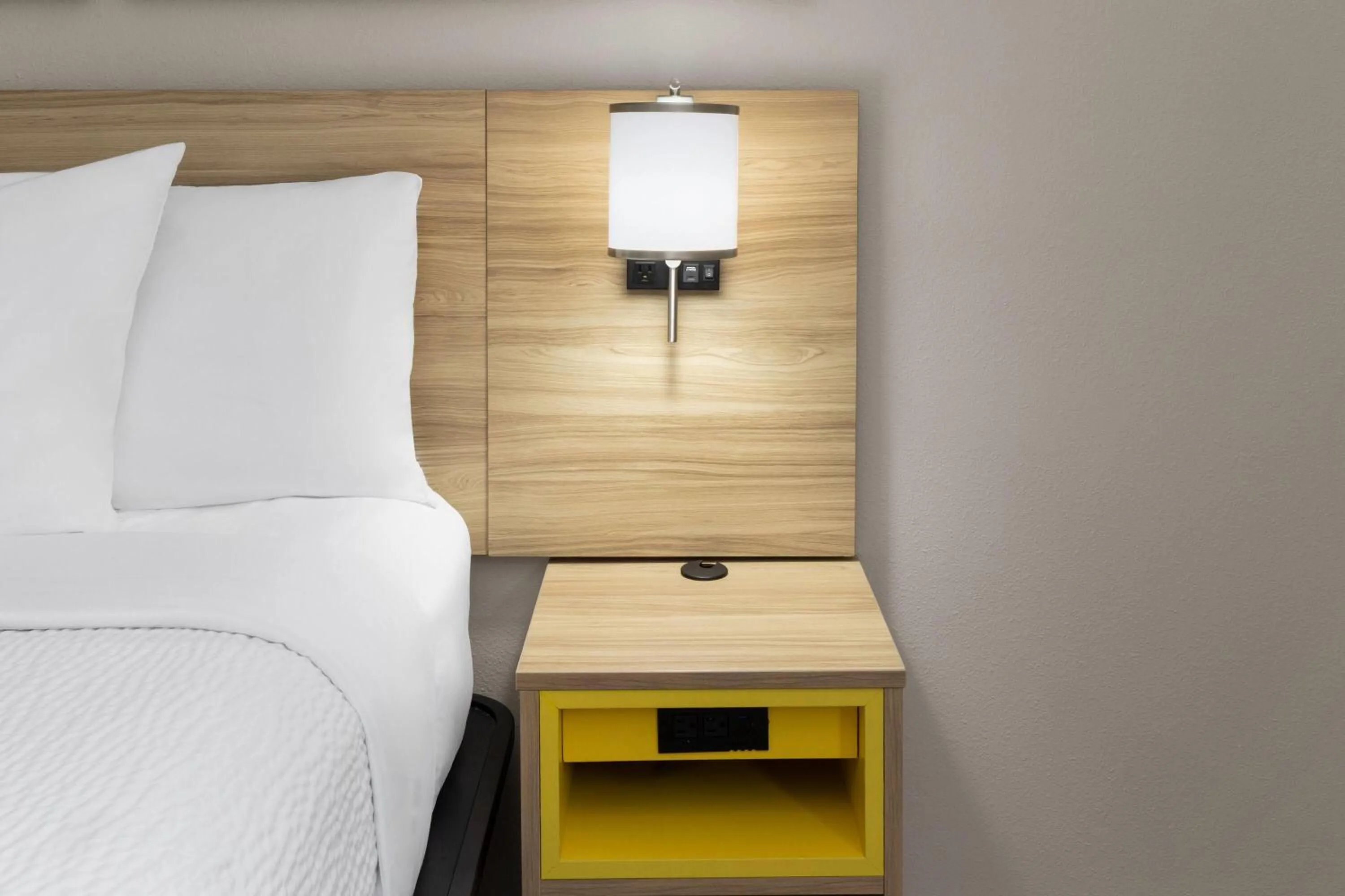 Photo of the whole room, Bed in Days Inn by Wyndham Tulsa Central