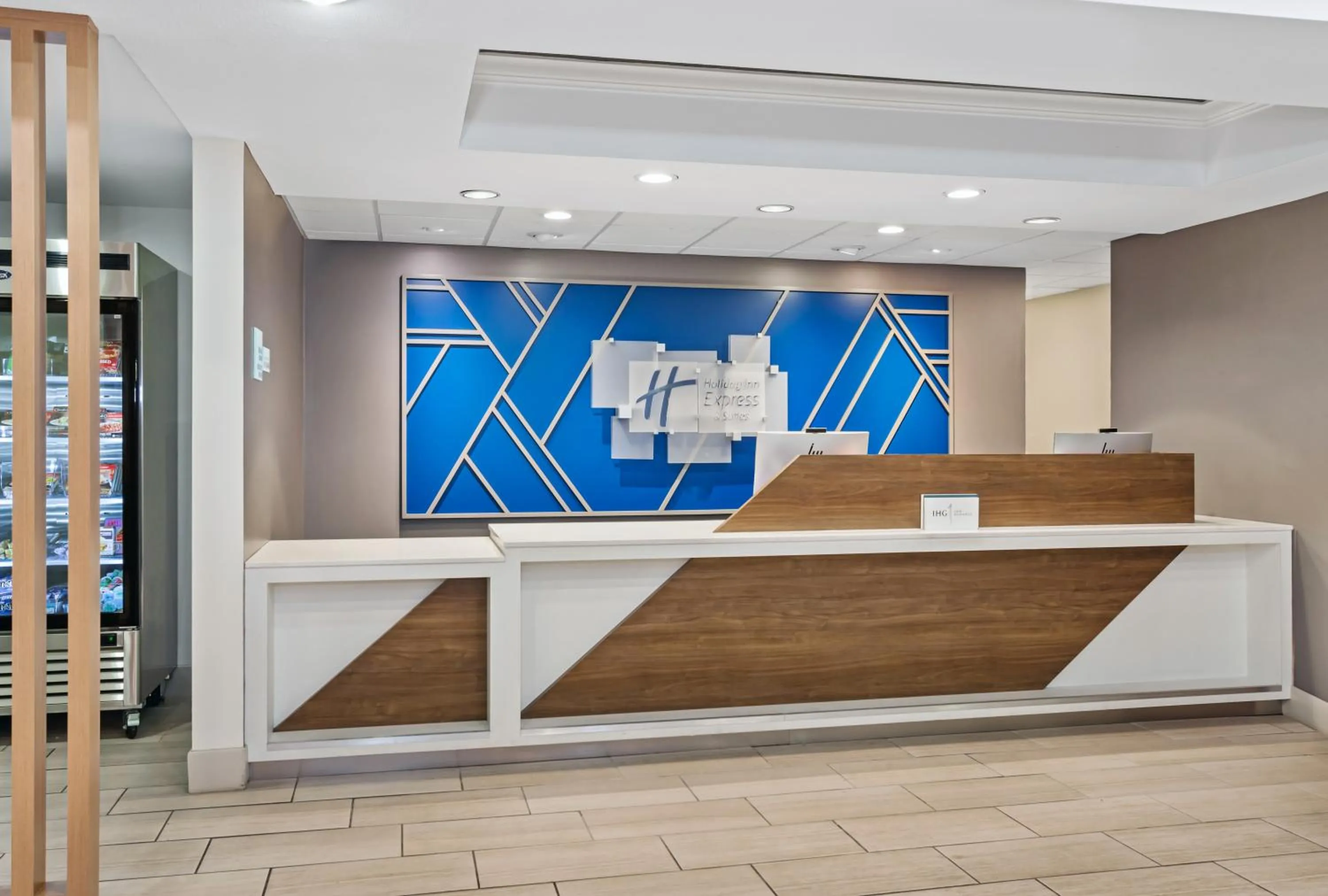 Lobby or reception in Holiday Inn Express Hotel & Suites Chicago South Lansing by IHG