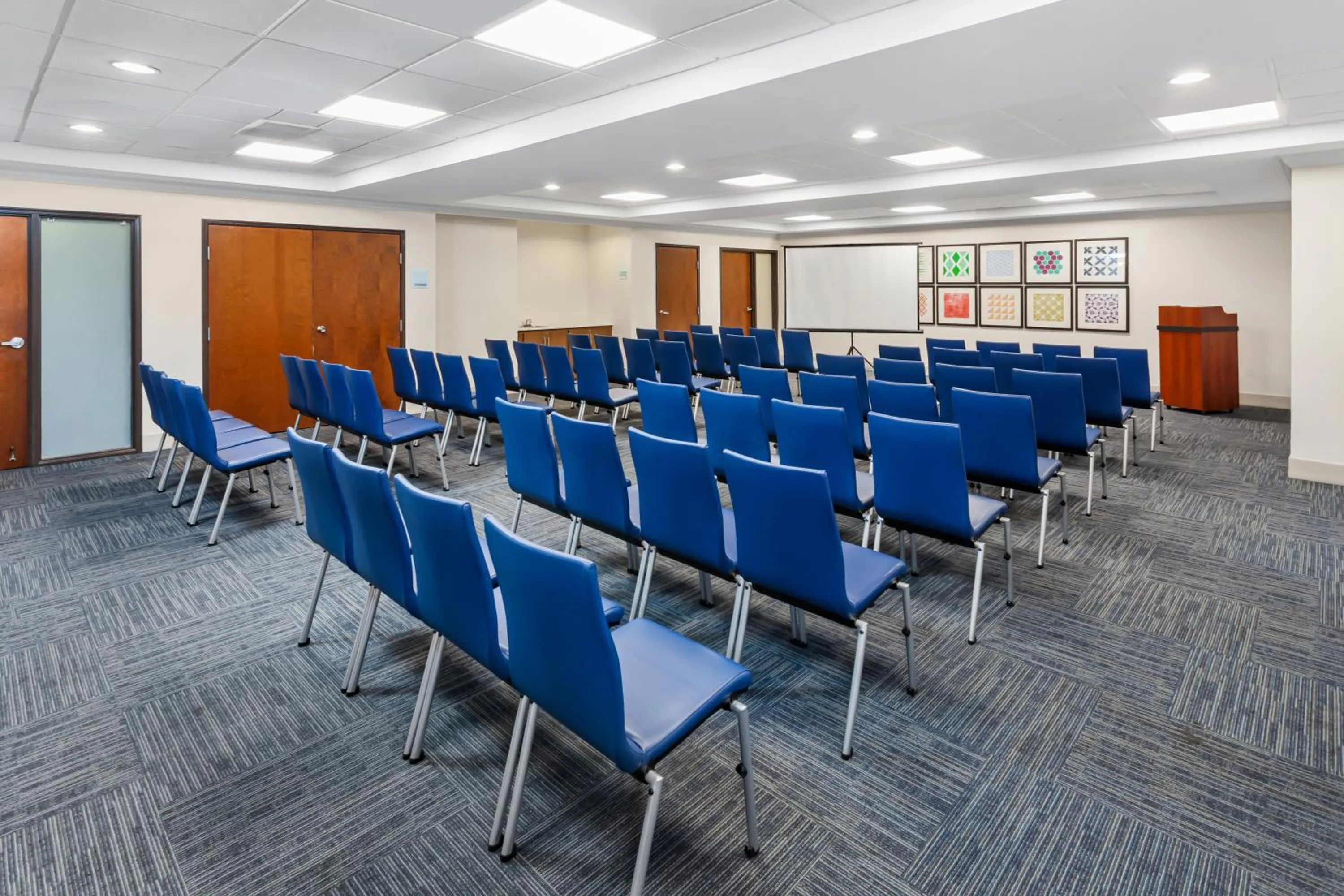 Meeting/conference room in Holiday Inn Express Hotel & Suites Chicago South Lansing by IHG