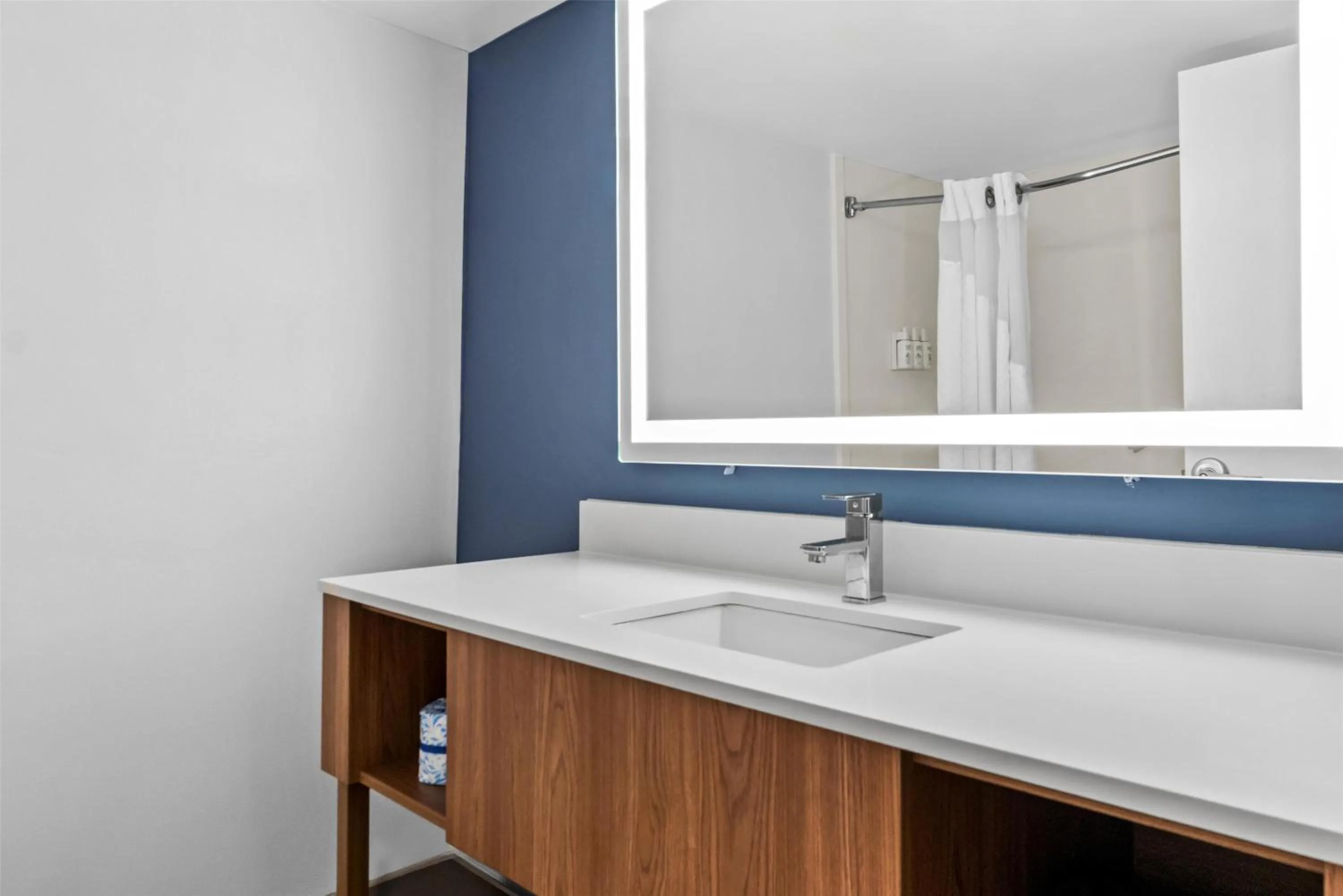 Bedroom in Red Lion Hotel Cheyenne