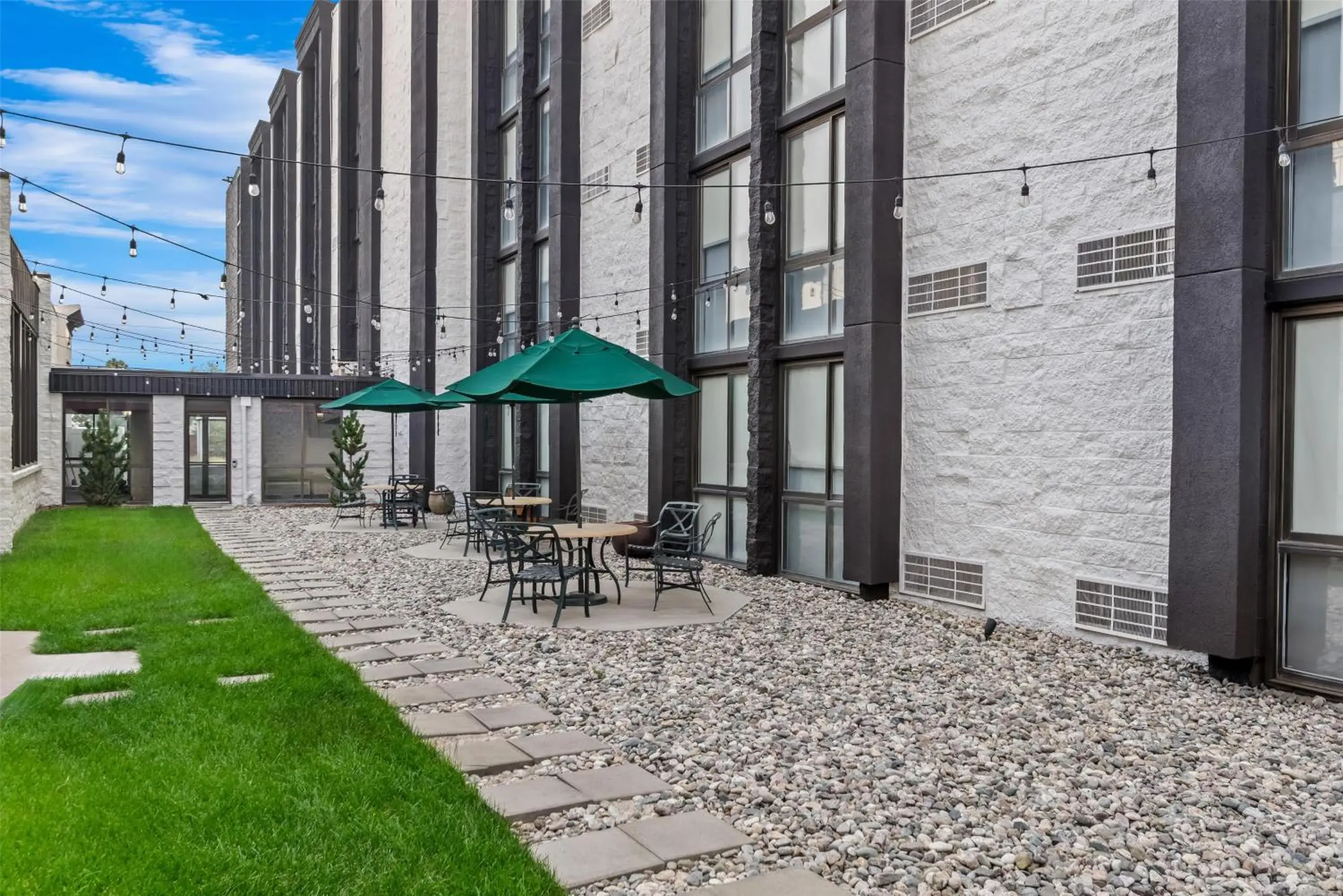 Property building in Red Lion Hotel Cheyenne Property building in Red Lion Hotel Cheyenne