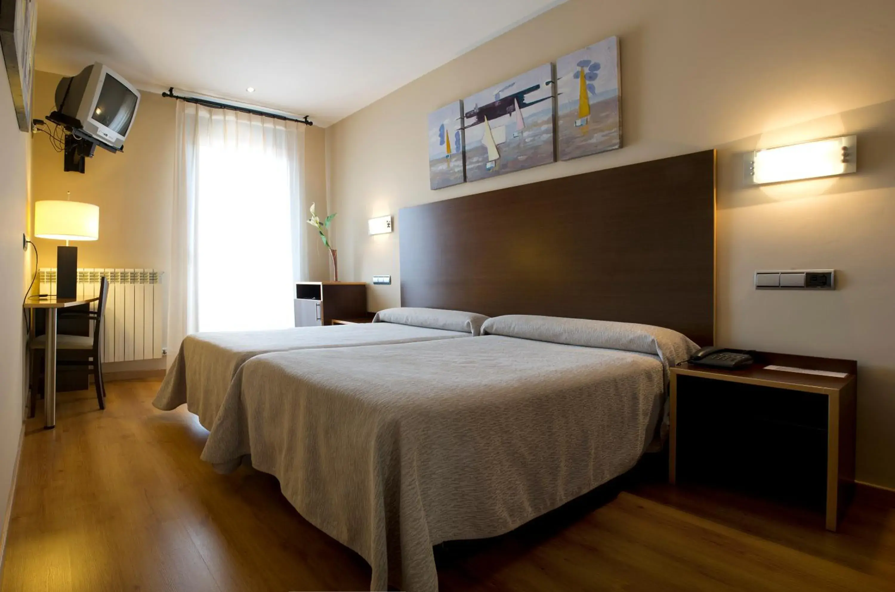 Double or Twin Room in SNÖ Hotel Ciudad de Sabiñánigo Double or Twin Room in SNÖ Hotel Ciudad de Sabiñánigo