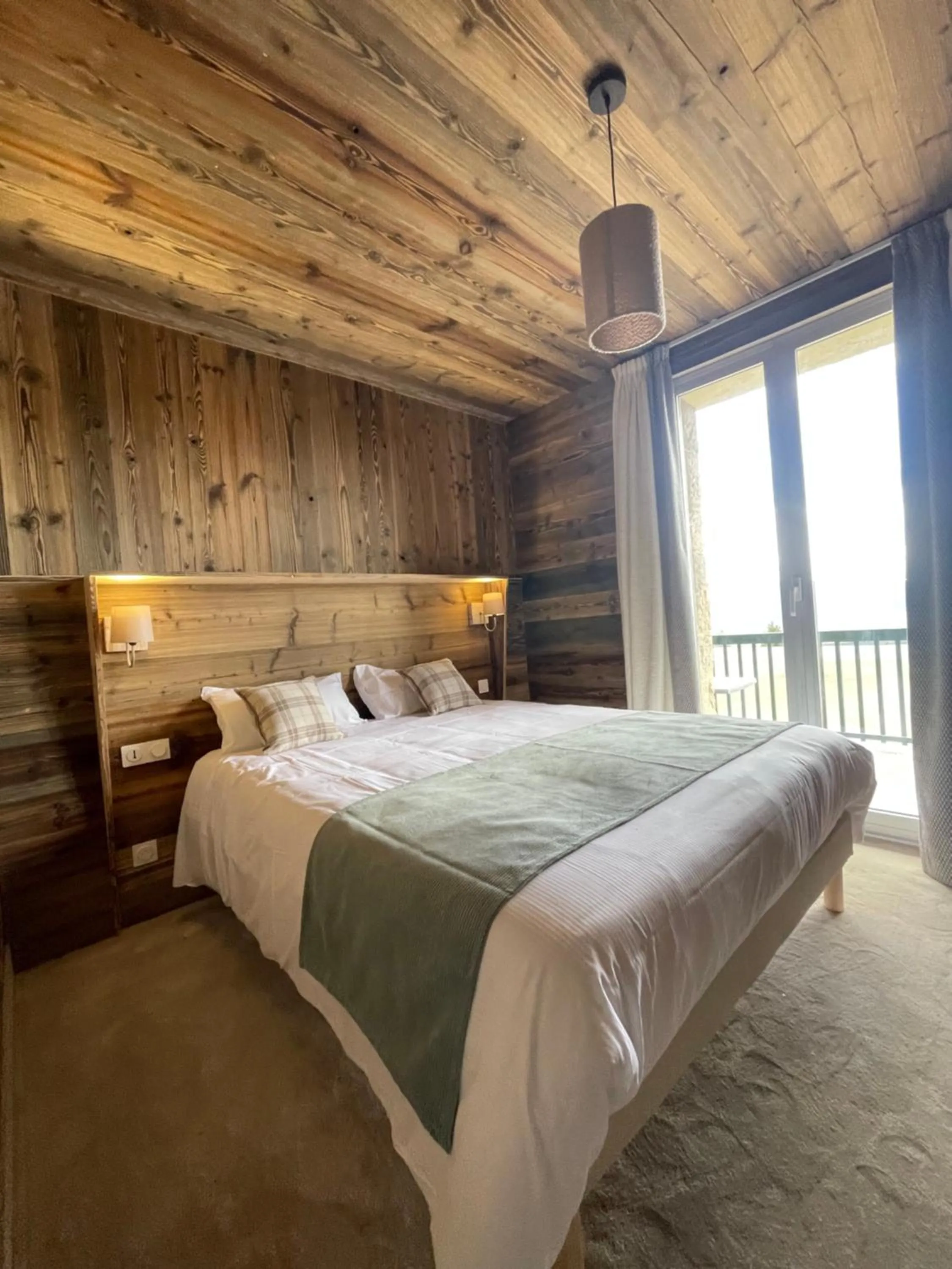 Bed in Hotel des Pyrénées