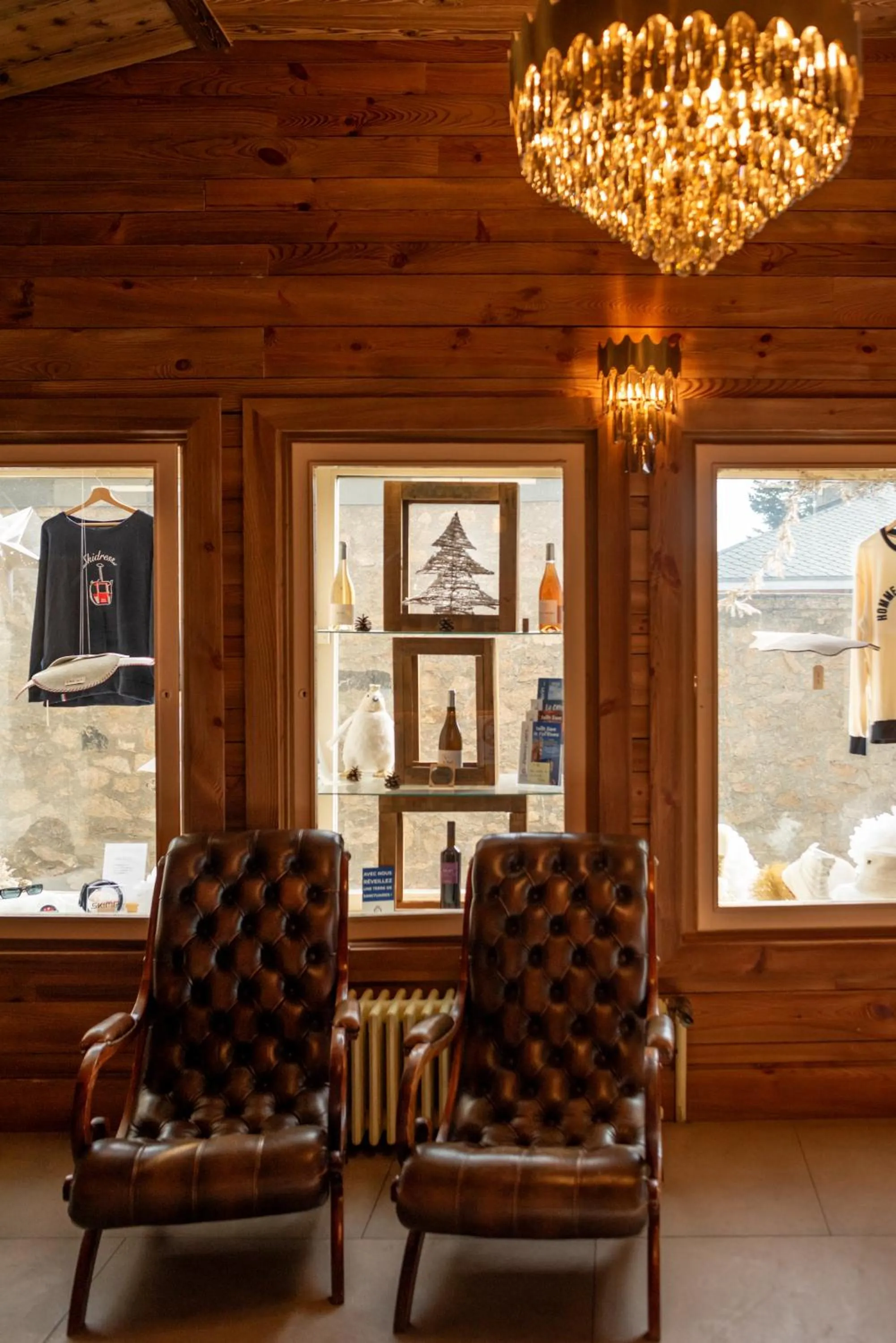 Lobby or reception in Hotel des Pyrénées