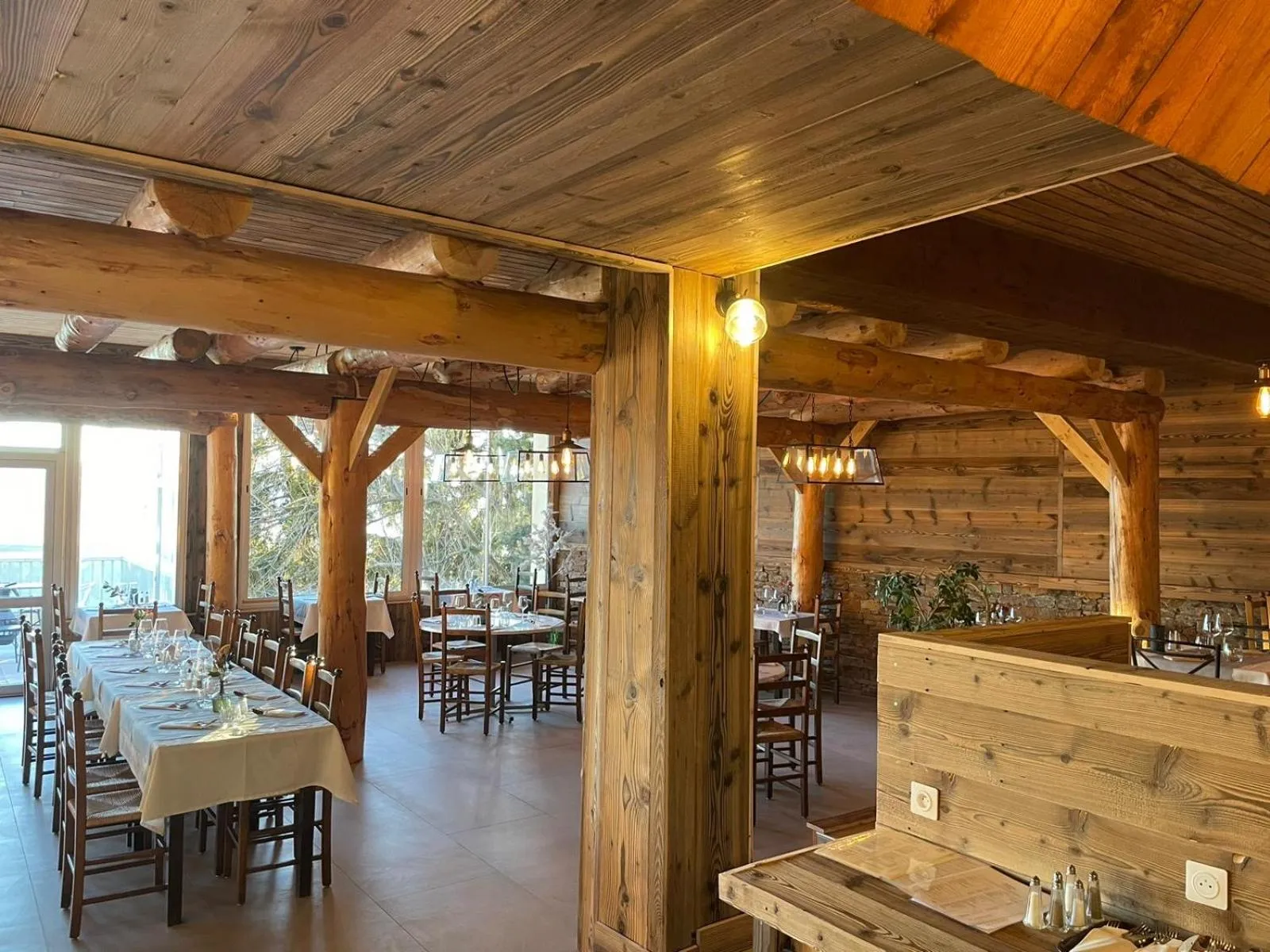 Restaurant/places to eat in Hotel des Pyrénées