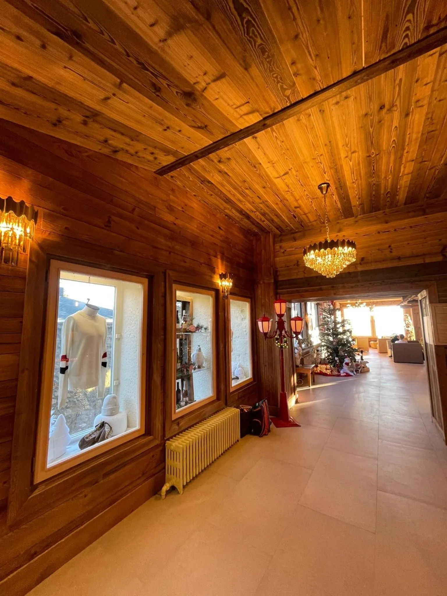 Lobby or reception in Hotel des Pyrénées