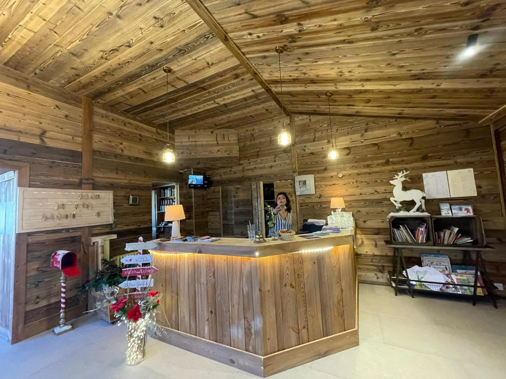 Lobby or reception in Hotel des Pyrénées