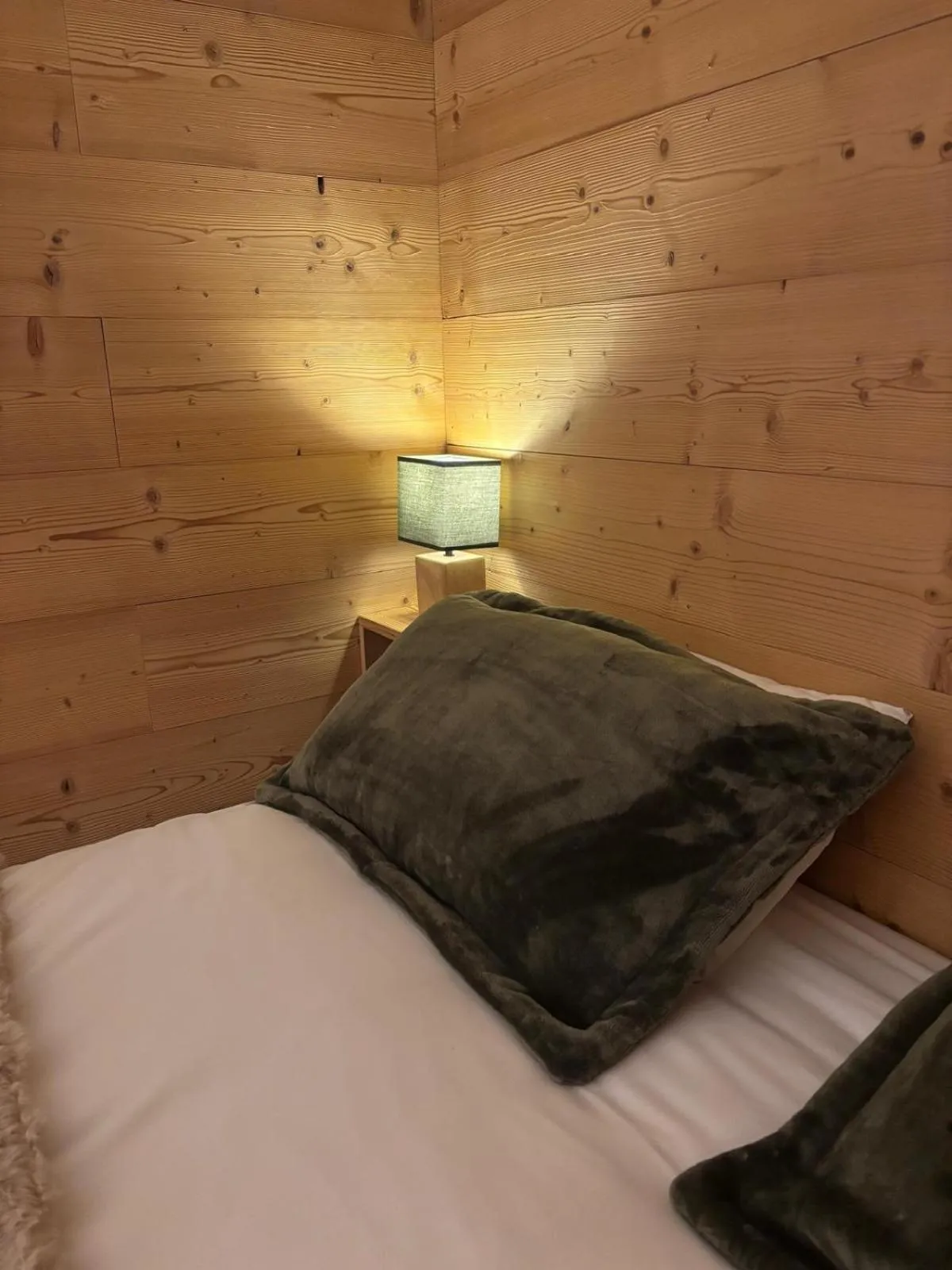 Bed in Hôtel Le Chalet