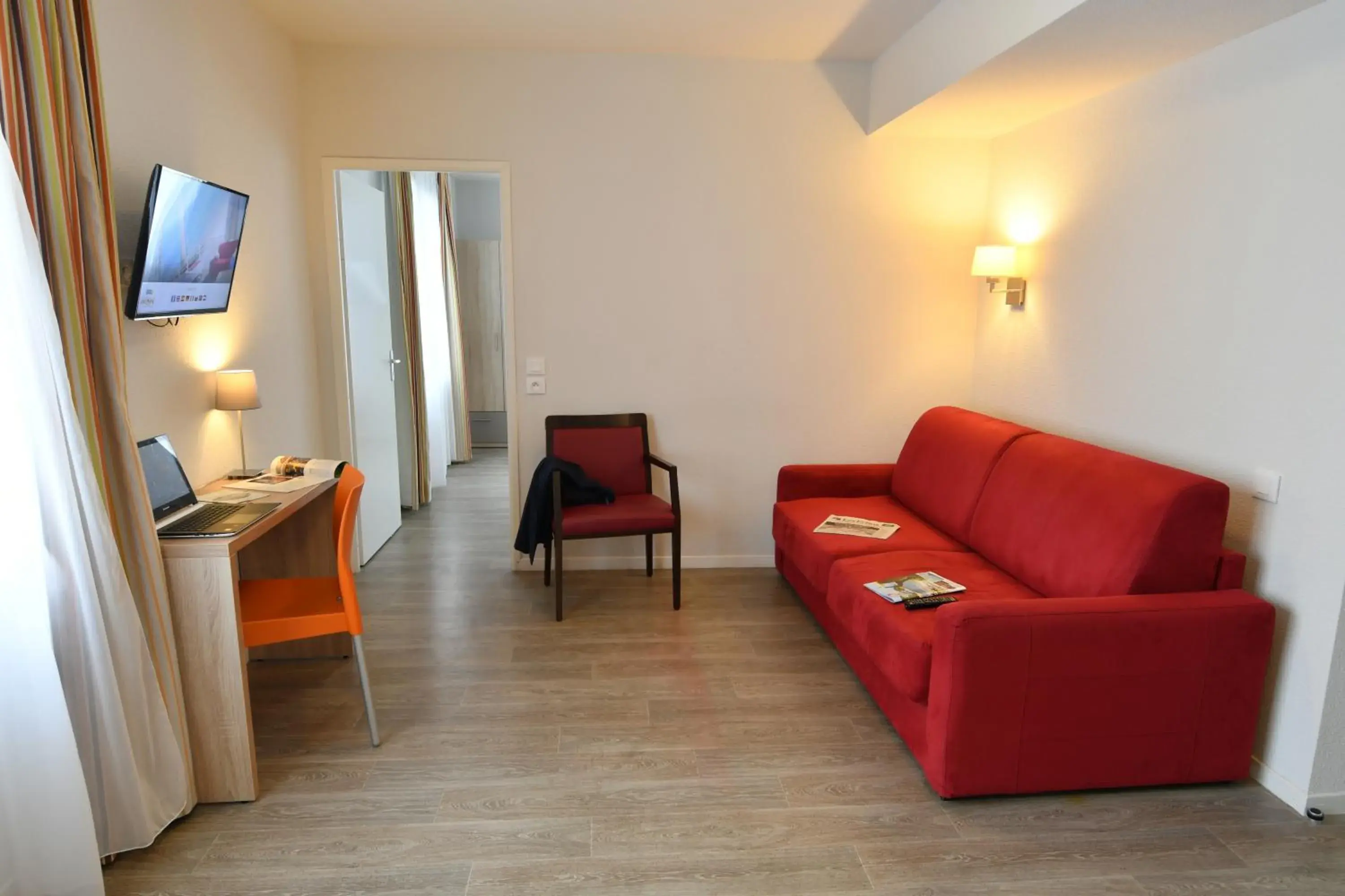 Photo of the whole room in Appart-Hôtel Mer & Golf City Bordeaux Bassins à flot Photo of the whole room in Appart-Hôtel Mer & Golf City Bordeaux Bassins à flot