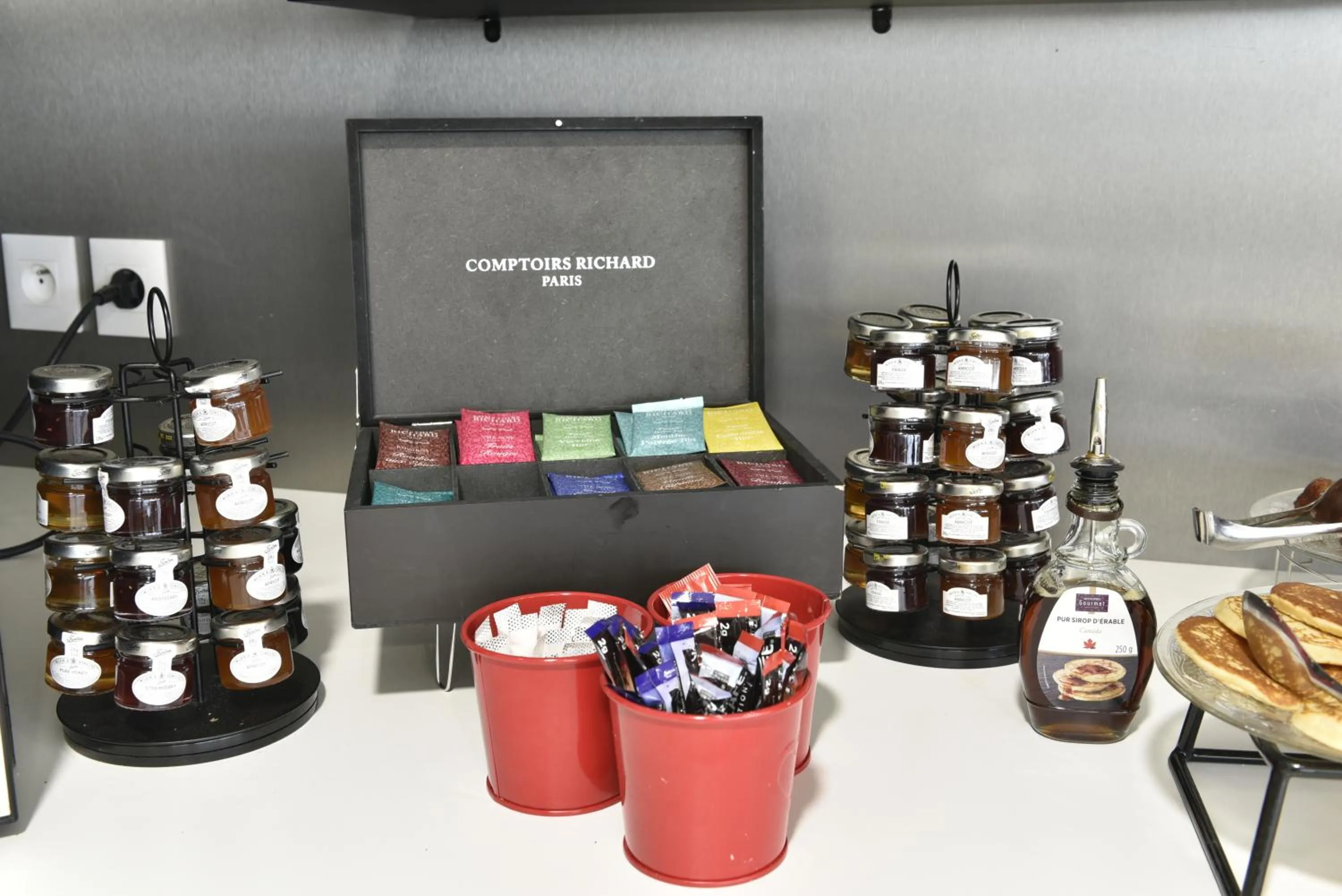 Food in Appart-Hôtel Mer & Golf City Bordeaux Bassins à flot