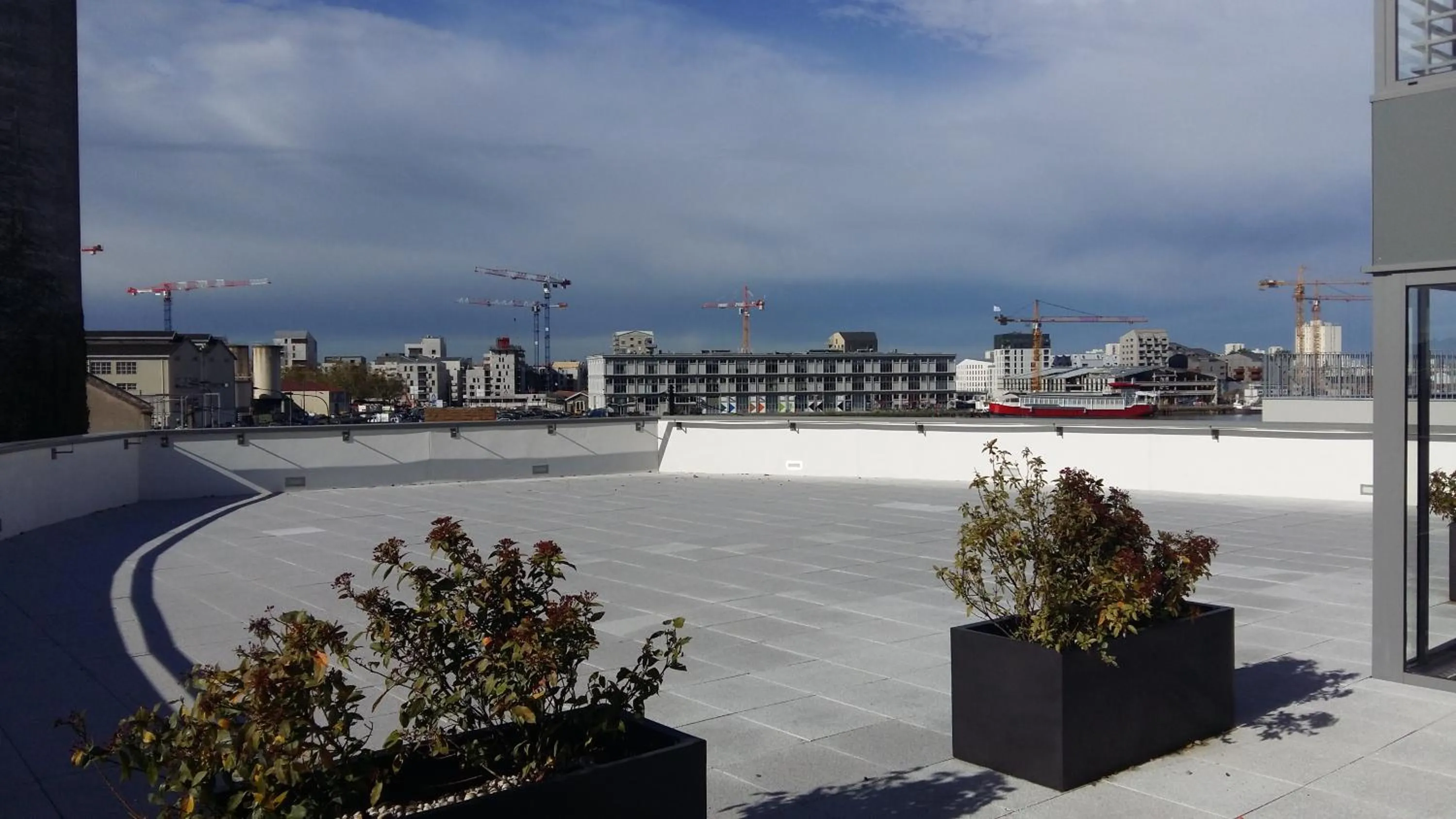 Patio in Appart-Hôtel Mer & Golf City Bordeaux Bassins à flot