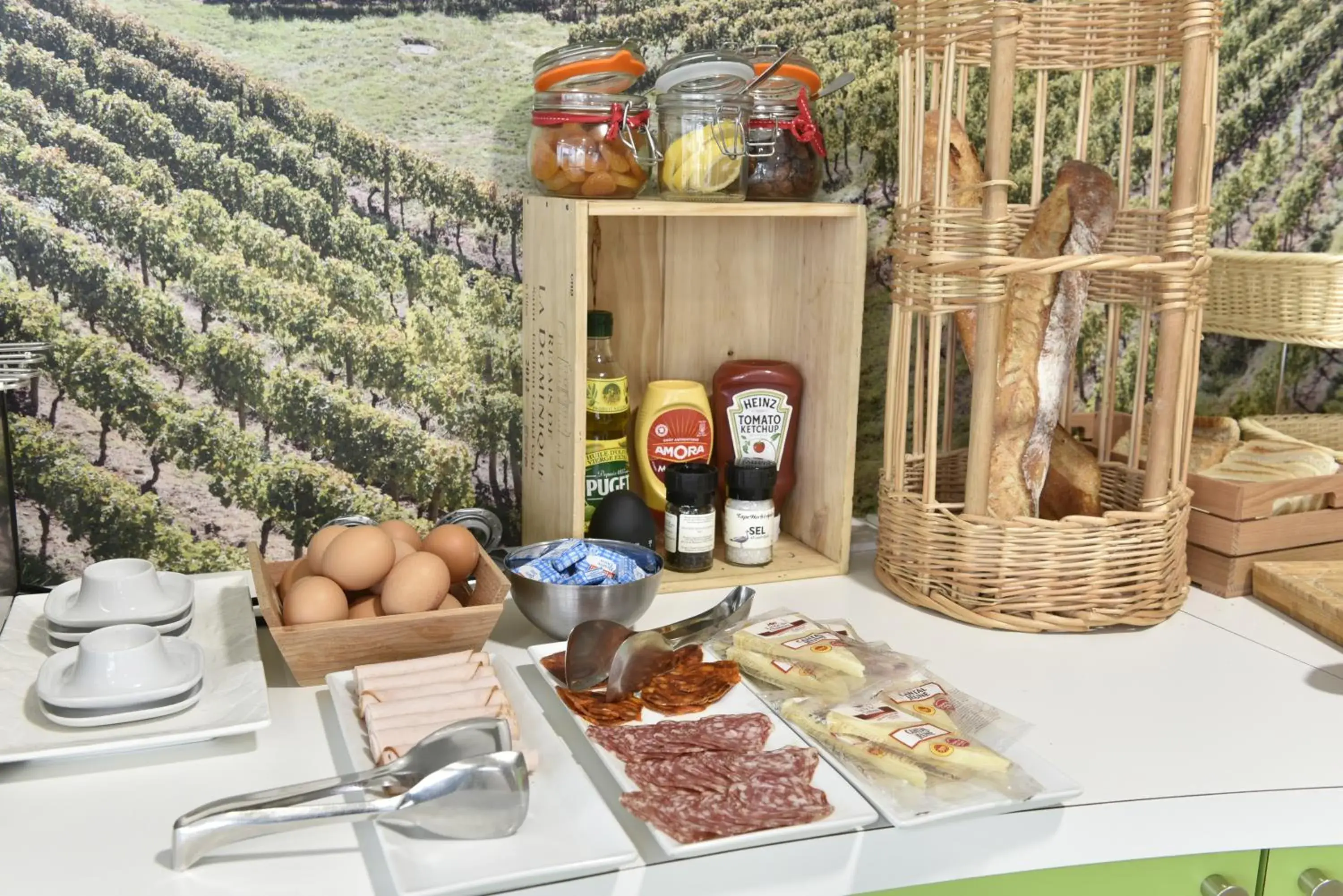 Food and drinks in Appart-Hôtel Mer & Golf City Bordeaux Bassins à flot Food and drinks in Appart-Hôtel Mer & Golf City Bordeaux Bassins à flot