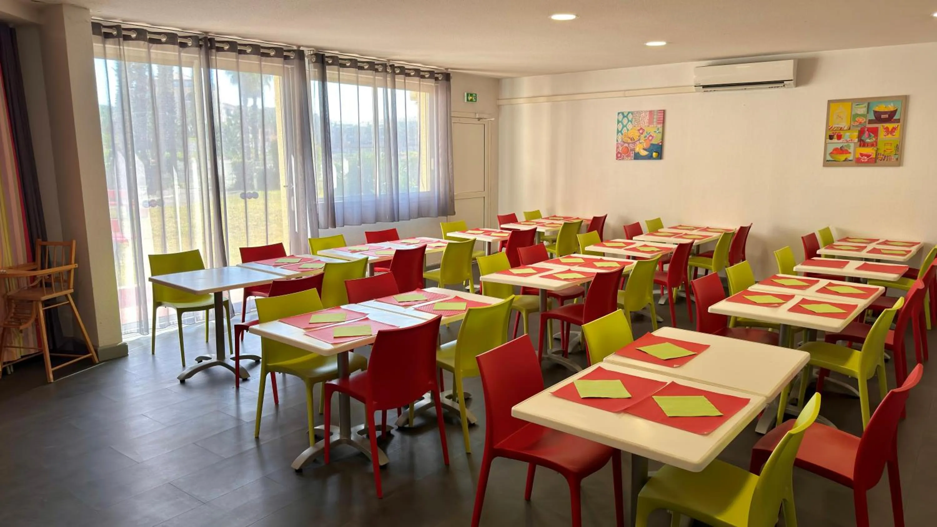 Continental breakfast in Résidence Mer & Golf Port Argelès